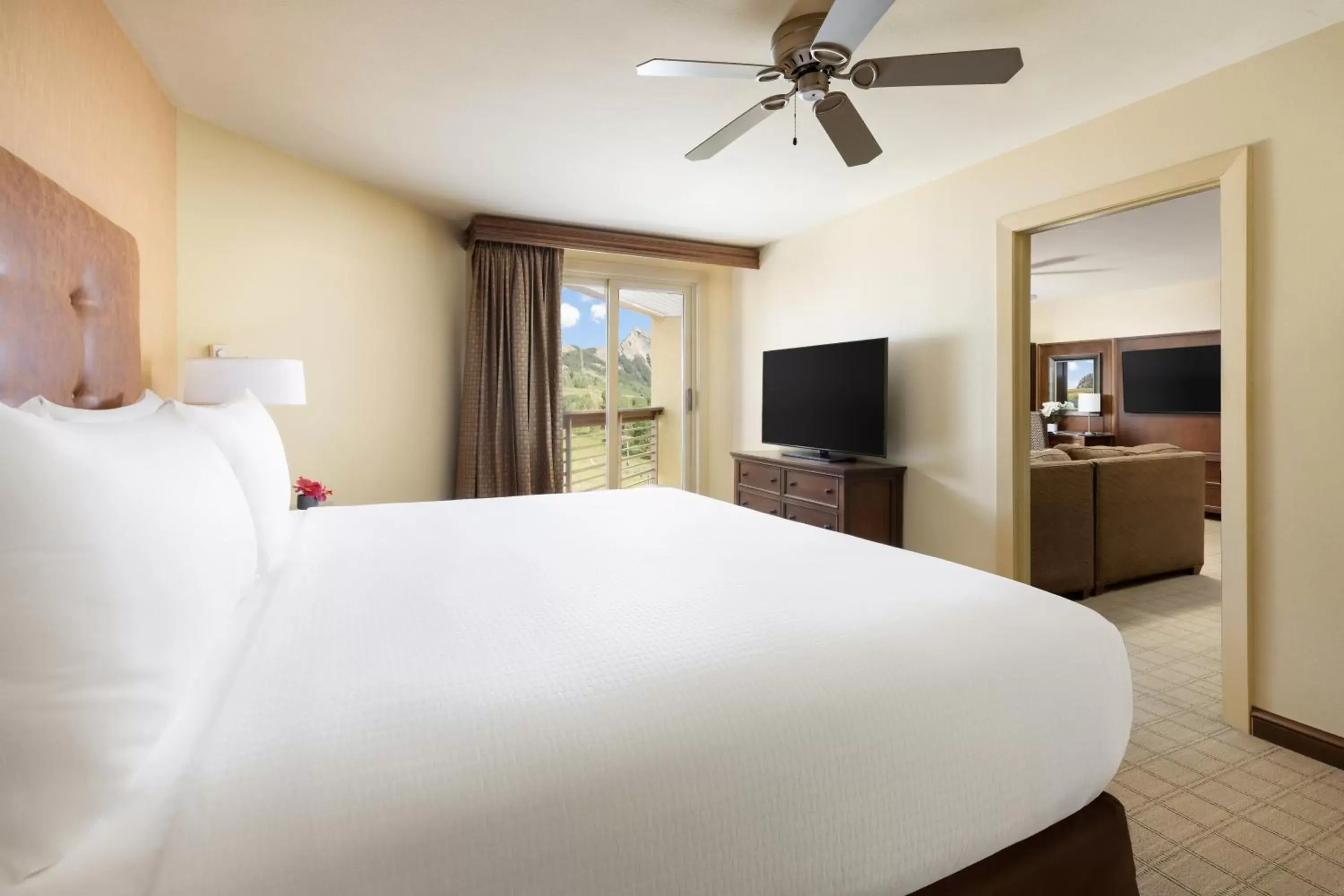 Slopeside View One Bedroom Suite in Elevation Hotel & Spa Slopeside View One Bedroom Suite in Elevation Hotel & Spa