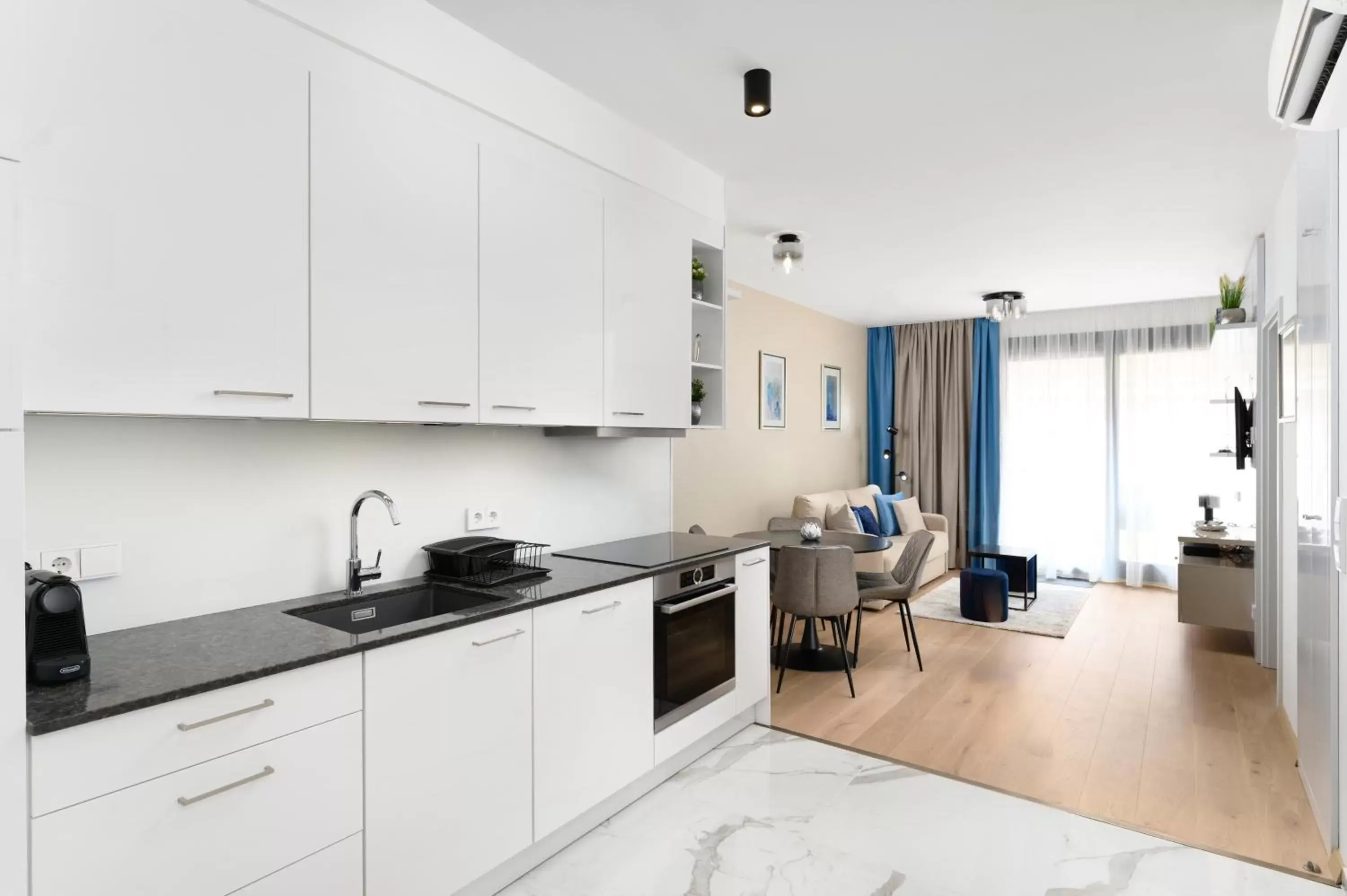 Deluxe Suite in Emerald Downtown Luxury Suites by Continental Group Deluxe Suite in Emerald Downtown Luxury Suites by Continental Group