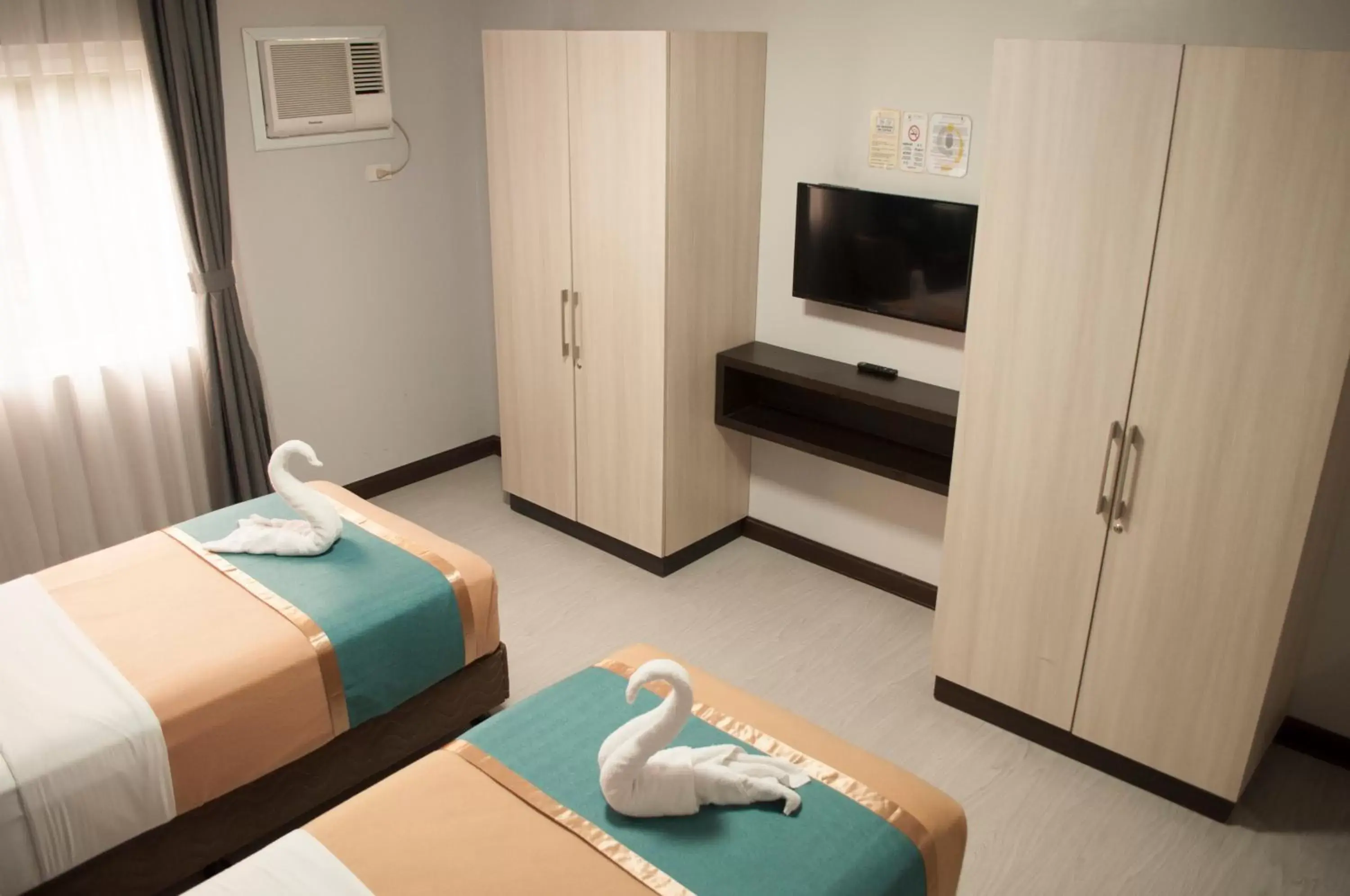Standard Twin Room in Studio 89 Katipunan QC Standard Twin Room in Studio 89 Katipunan QC