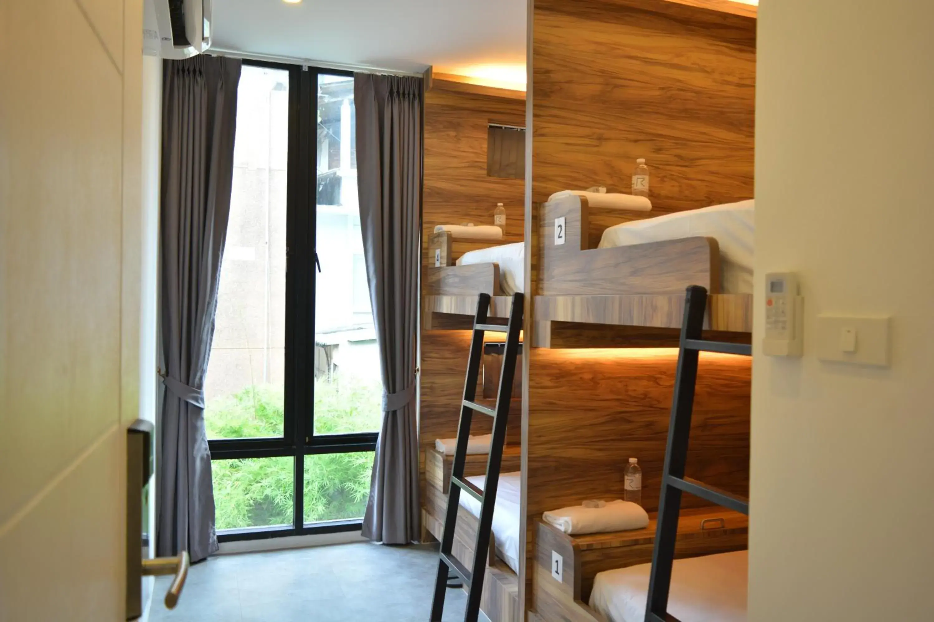 4-Bed Mixed Dormitory Room in Rezt Bangkok 4-Bed Mixed Dormitory Room in Rezt Bangkok