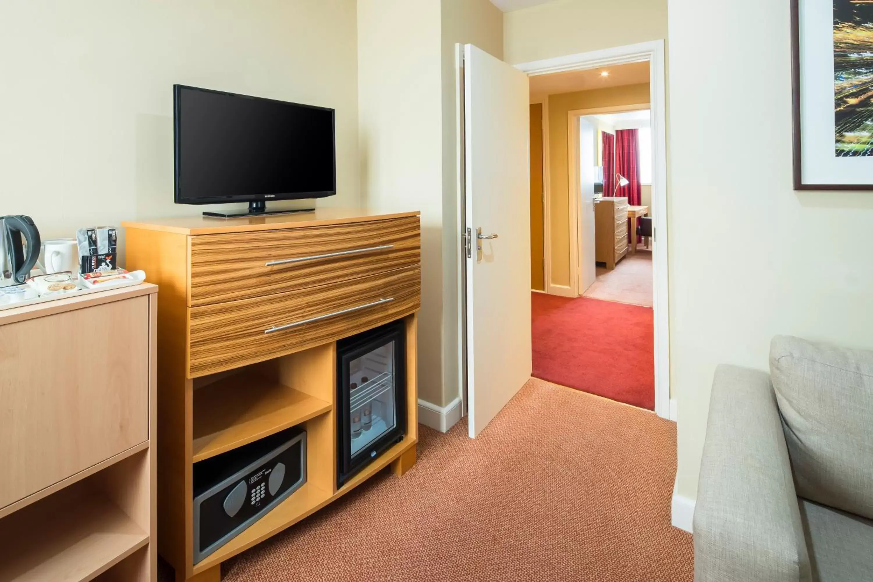 One-Bedroom Super King Suite with View & Lounge Access in Crowne Plaza Chester by IHG One-Bedroom Super King Suite with View & Lounge Access in Crowne Plaza Chester by IHG