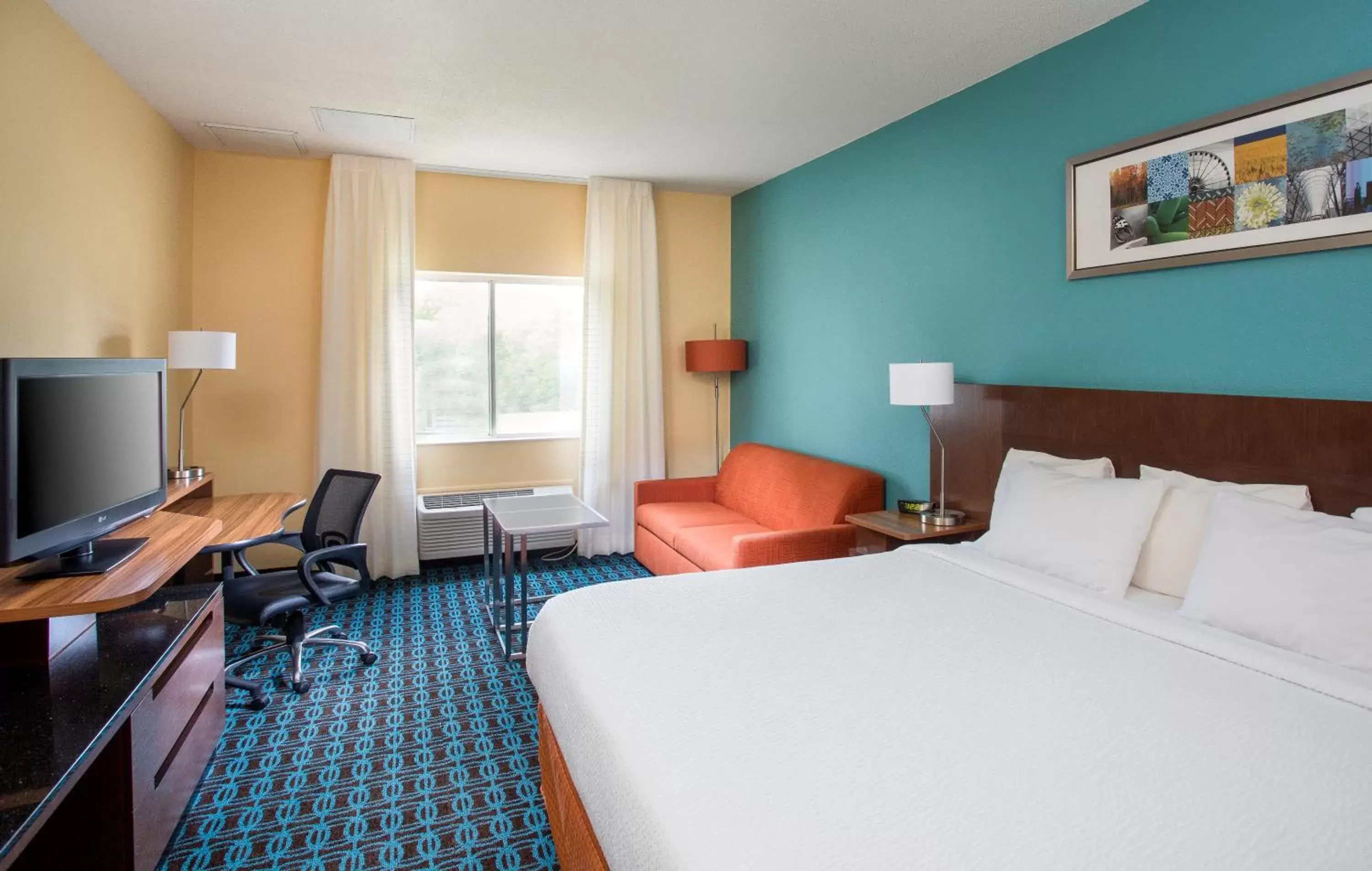 King Room in Fairfield Inn & Suites by Marriott Quincy King Room in Fairfield Inn & Suites by Marriott Quincy