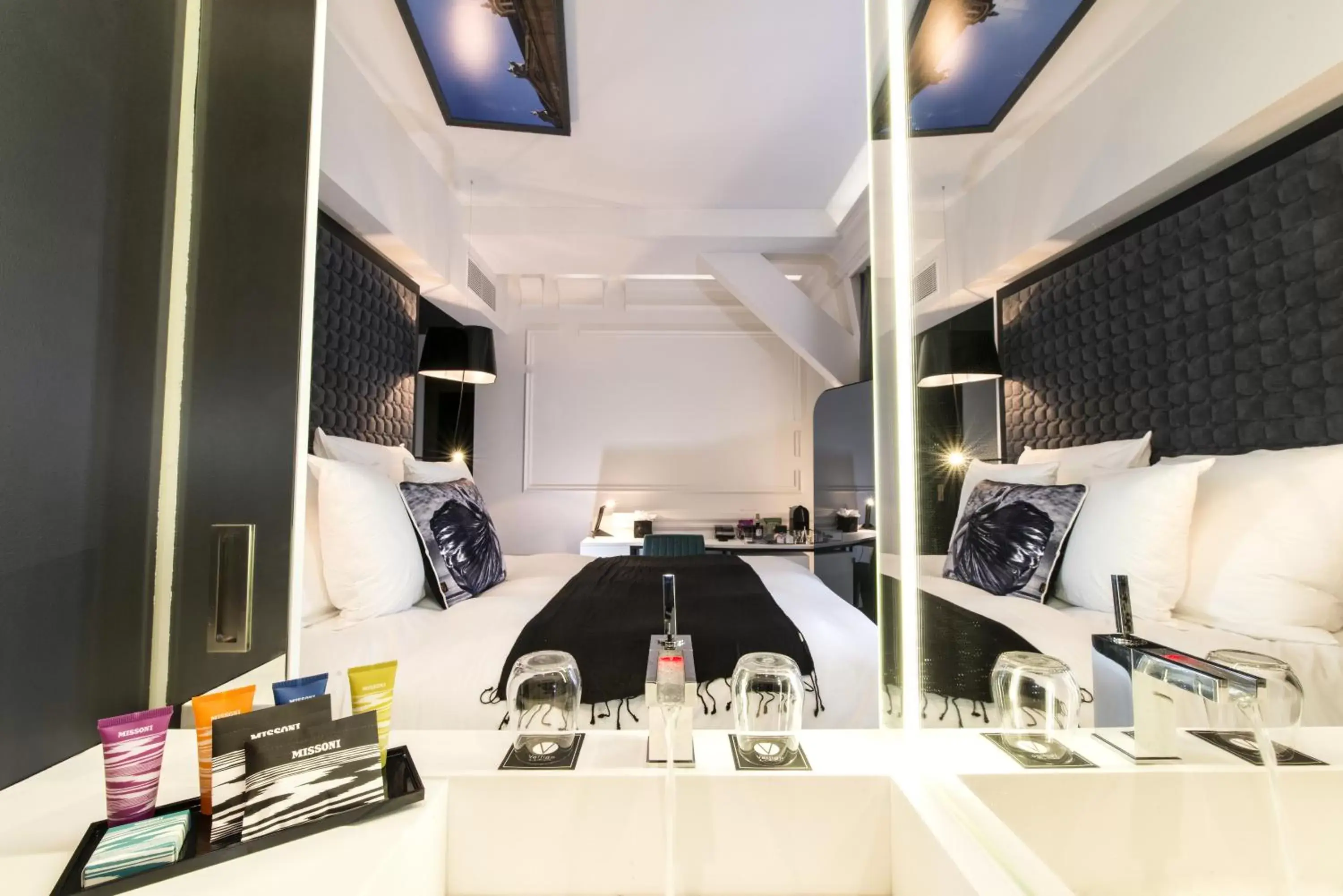 Marvelous Room with Spa Access in Vertigo Hotel, Dijon, a Member of Design Hotels Marvelous Room with Spa Access in Vertigo Hotel, Dijon, a Member of Design Hotels