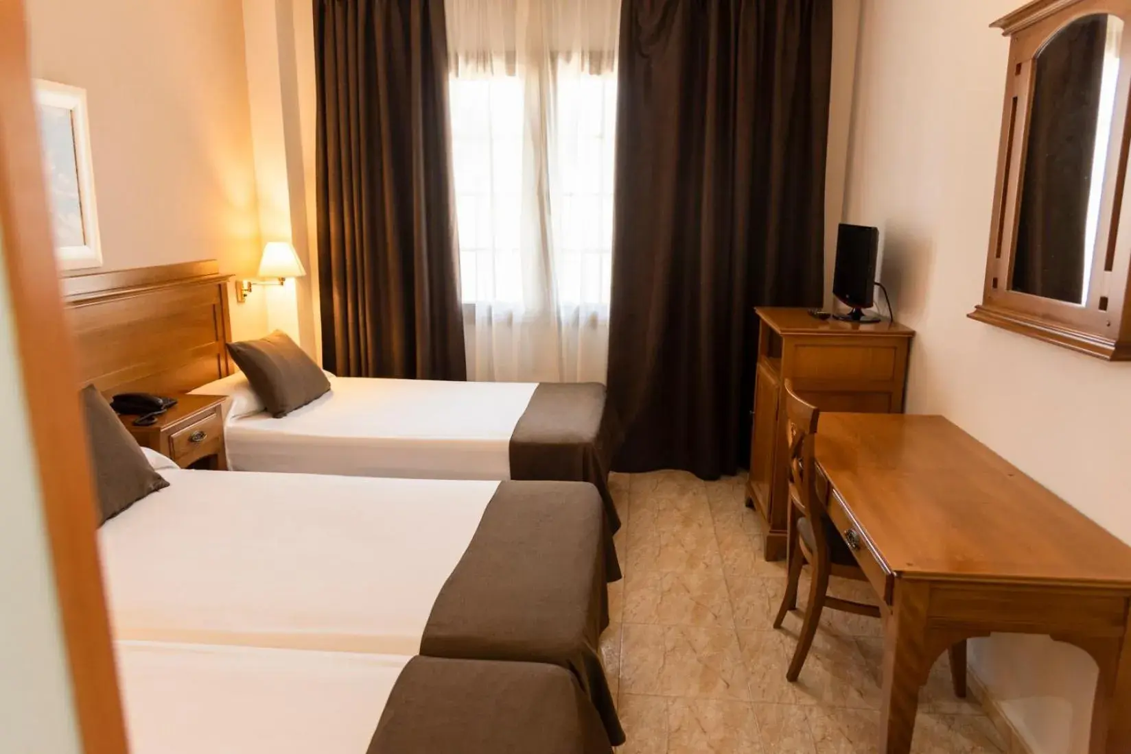 Double Room (2 Adults + 1 Child ) in Carlos I Toledo Double Room (2 Adults + 1 Child ) in Carlos I Toledo