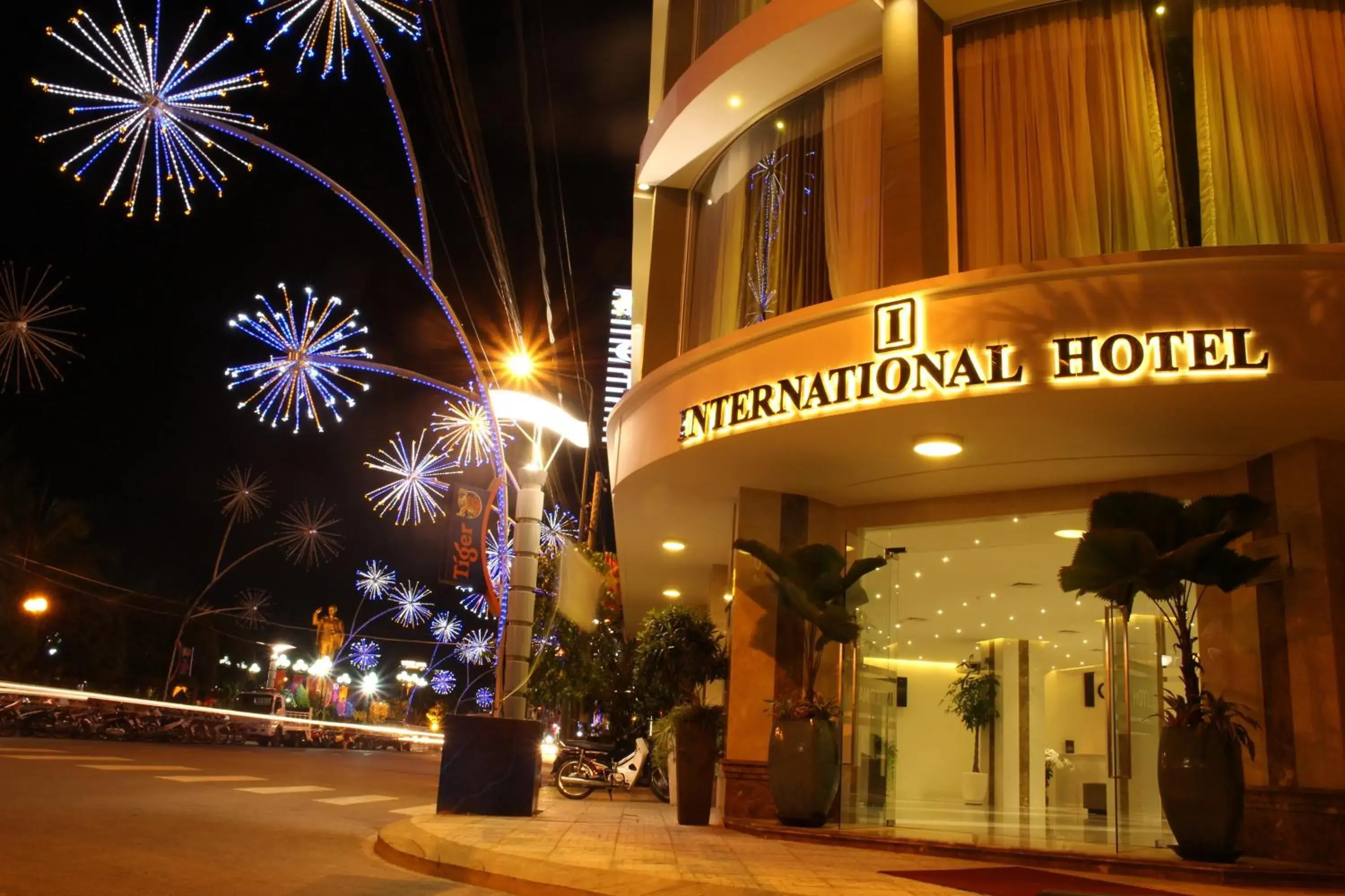 International Hotel International Hotel
