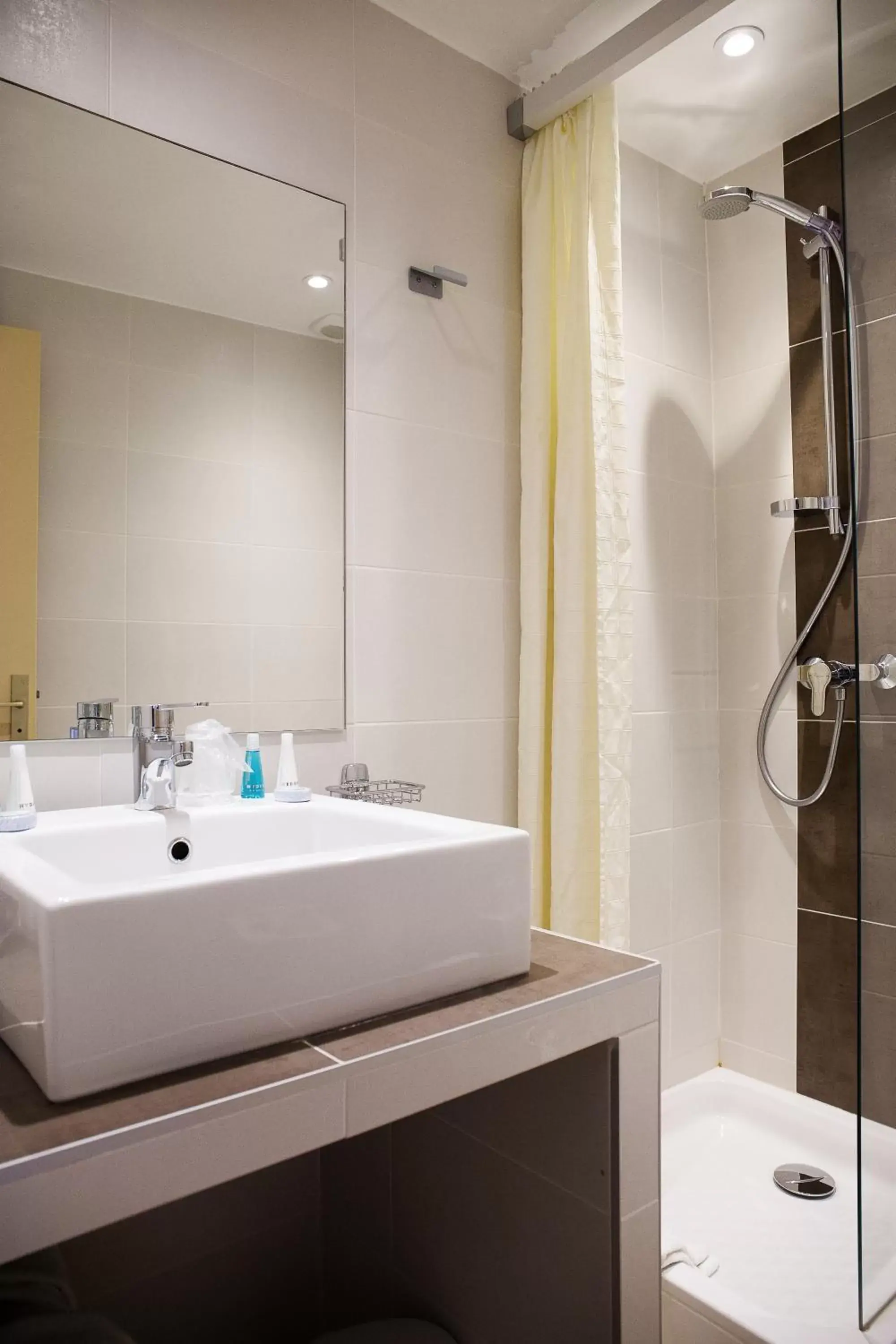 Large Superior Double Room with Terrace - single occupancy in Hôtel Le Maritime Large Superior Double Room with Terrace - single occupancy in Hôtel Le Maritime