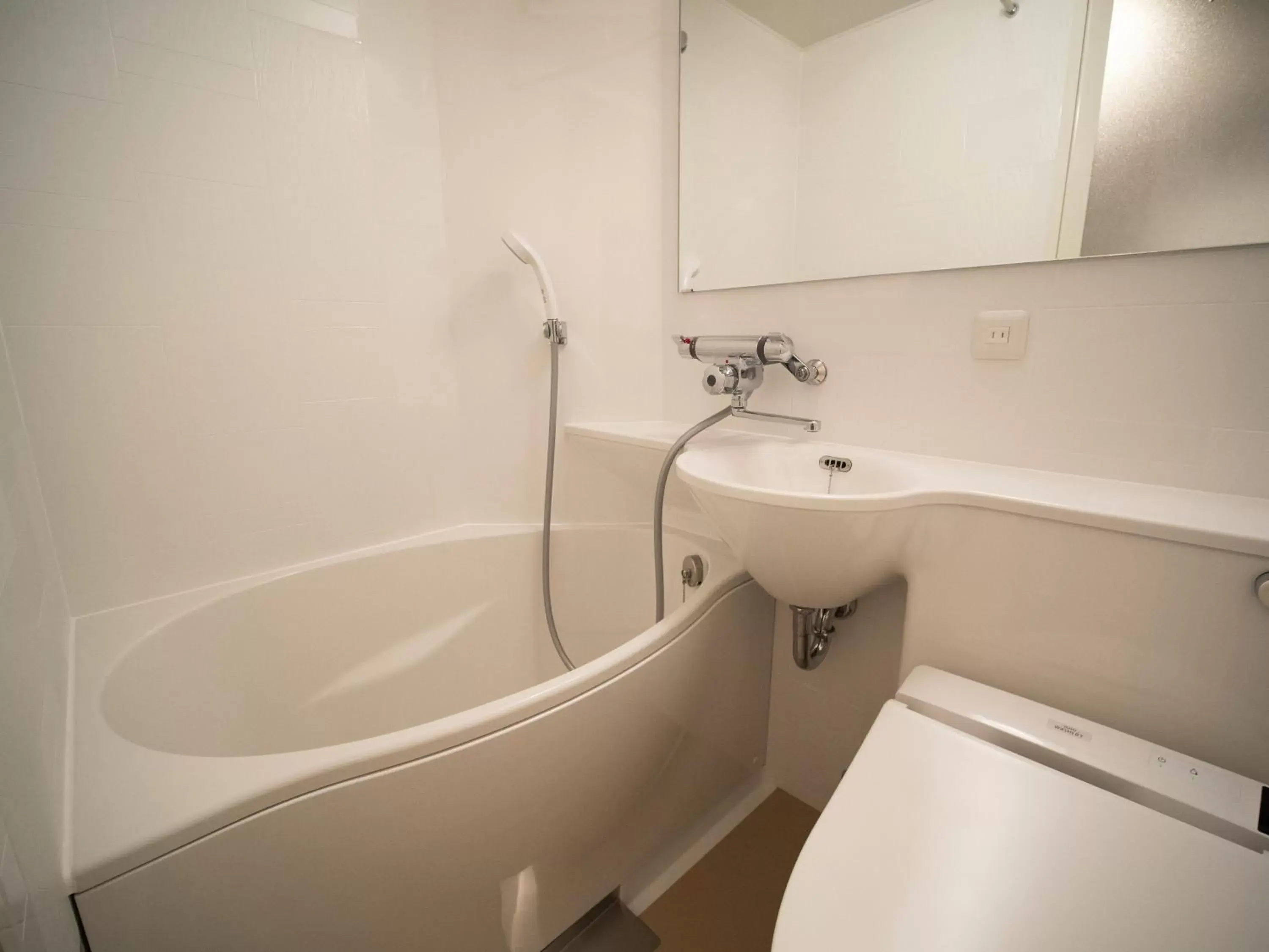 Comfort King Room in Hotel Front Inn Fukuoka Airport Comfort King Room in Hotel Front Inn Fukuoka Airport