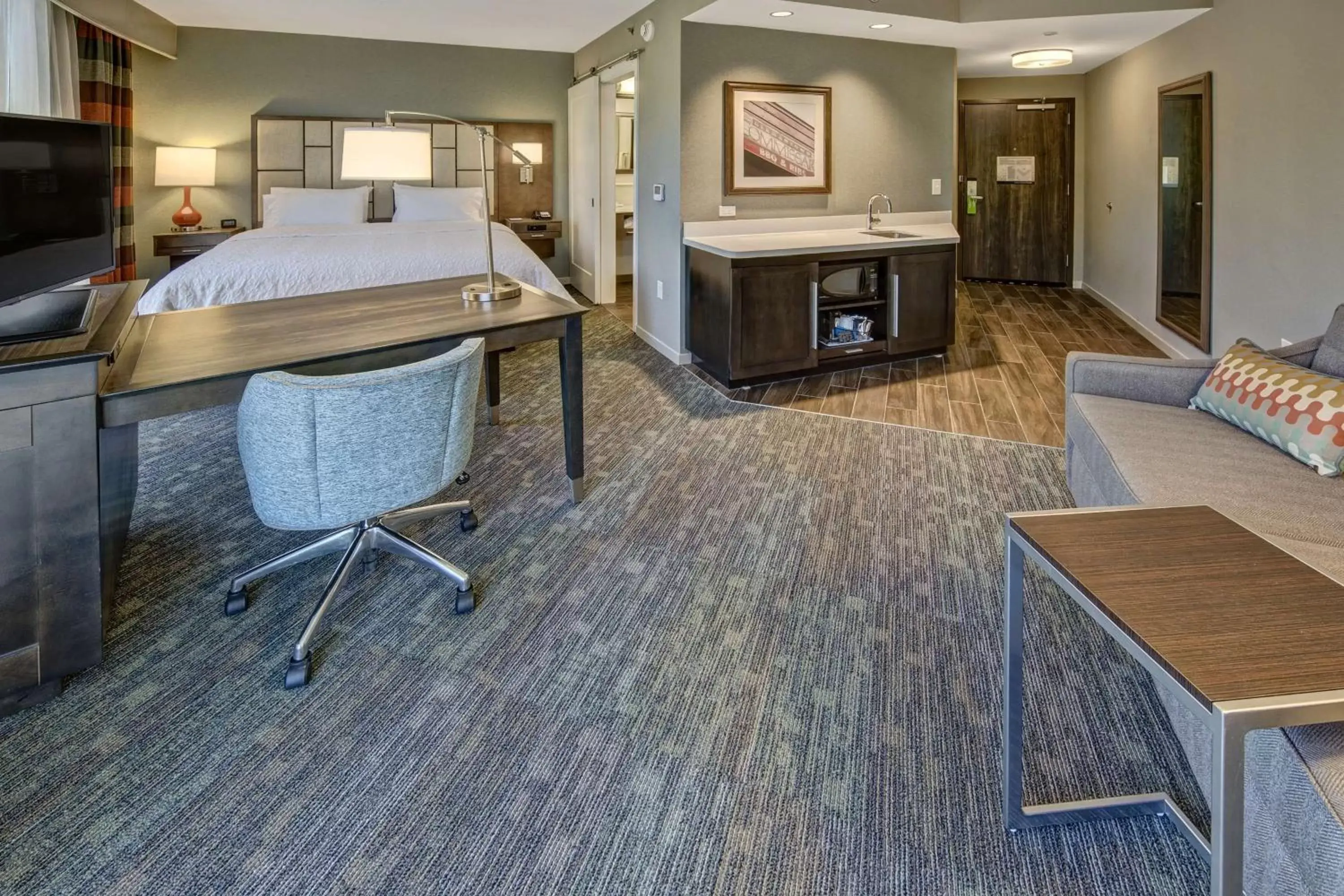 Corner King Studio - Non-Smoking in Hampton Inn & Suites Memphis Germantown Corner King Studio - Non-Smoking in Hampton Inn & Suites Memphis Germantown