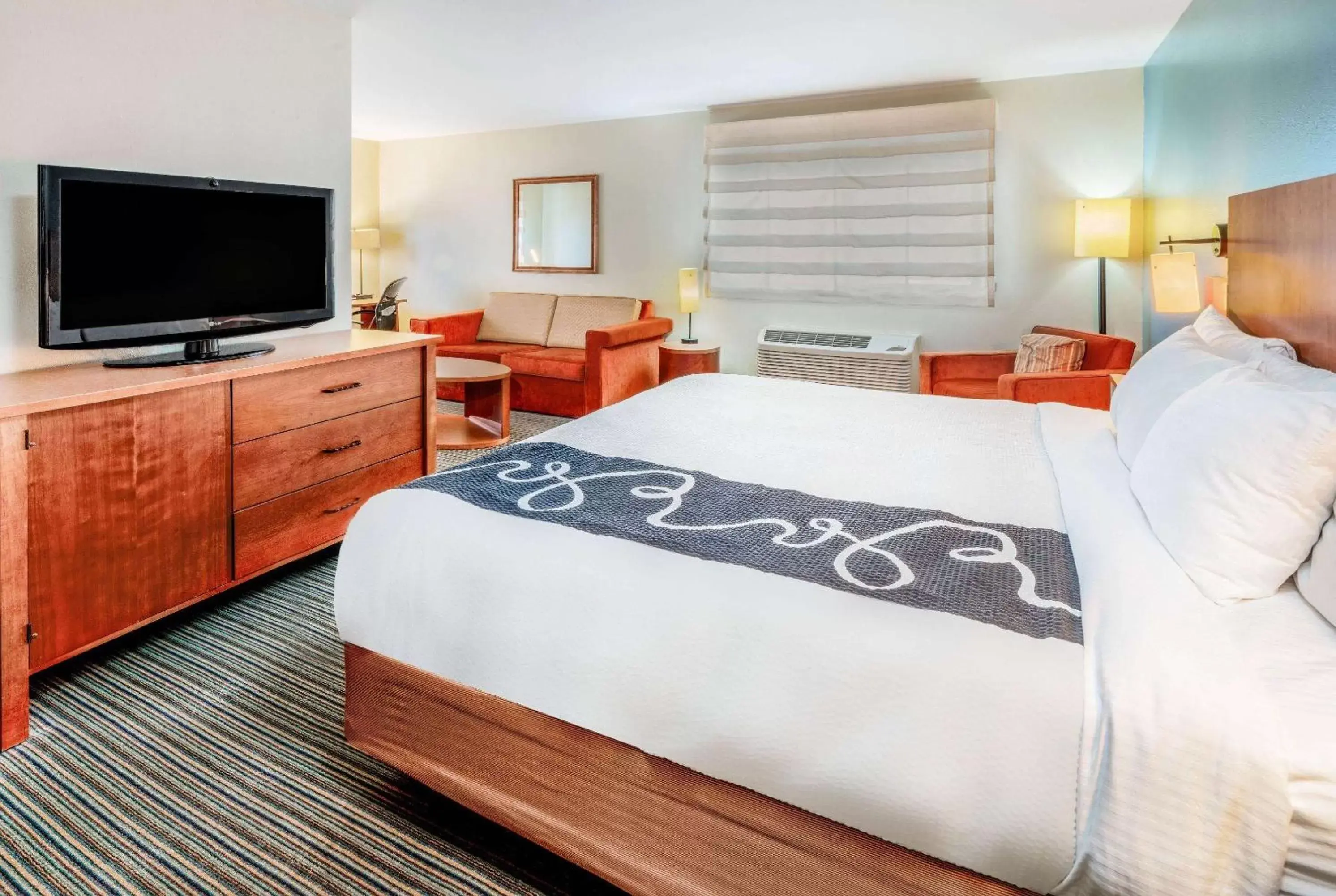 Deluxe King Room - Non-Smoking in La Quinta by Wyndham Helena Deluxe King Room - Non-Smoking in La Quinta by Wyndham Helena