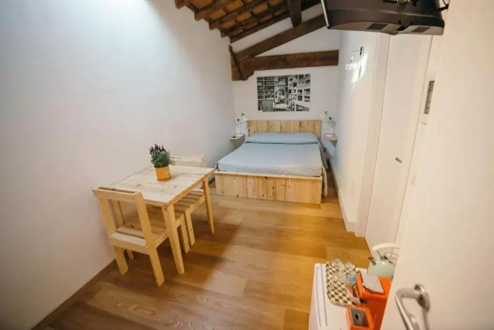 Standard Double Room in Le Camere Pietrasantine - Centro Storico Standard Double Room in Le Camere Pietrasantine - Centro Storico