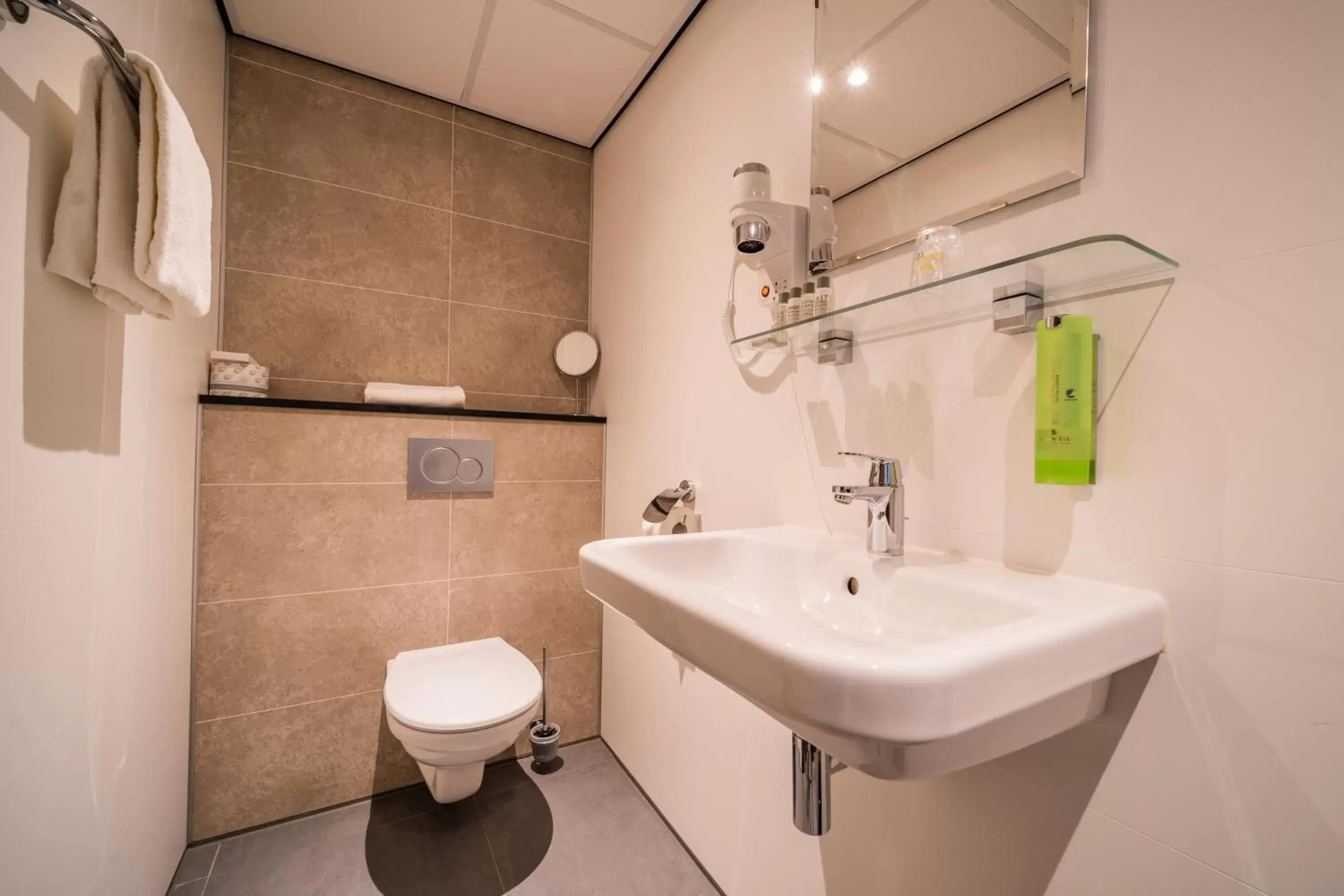 Standard Single Room in Two Brothers Noordwijk Beach Standard Single Room in Two Brothers Noordwijk Beach