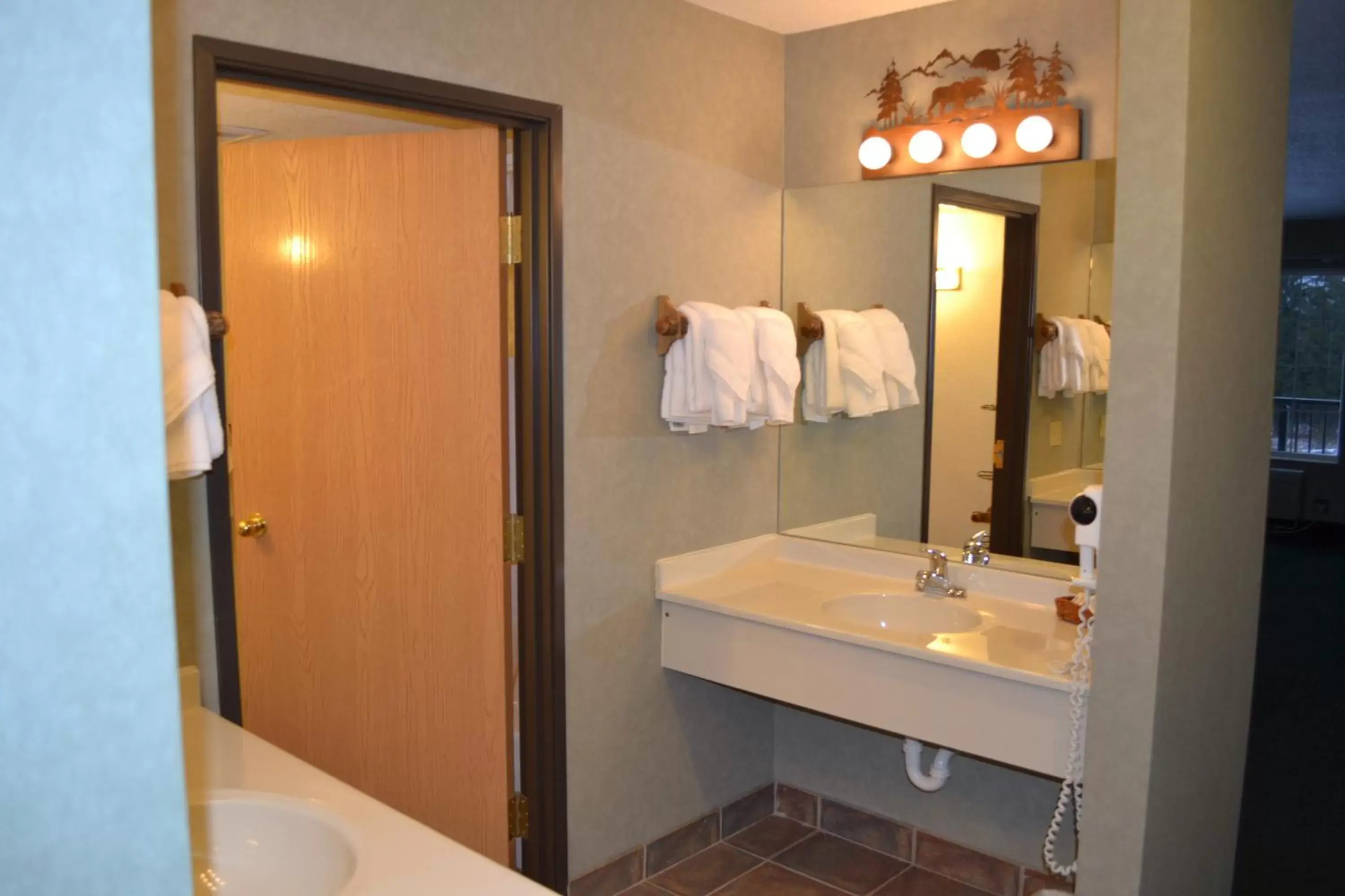 Two-Bedroom Suite in Crooked River Lodge Two-Bedroom Suite in Crooked River Lodge