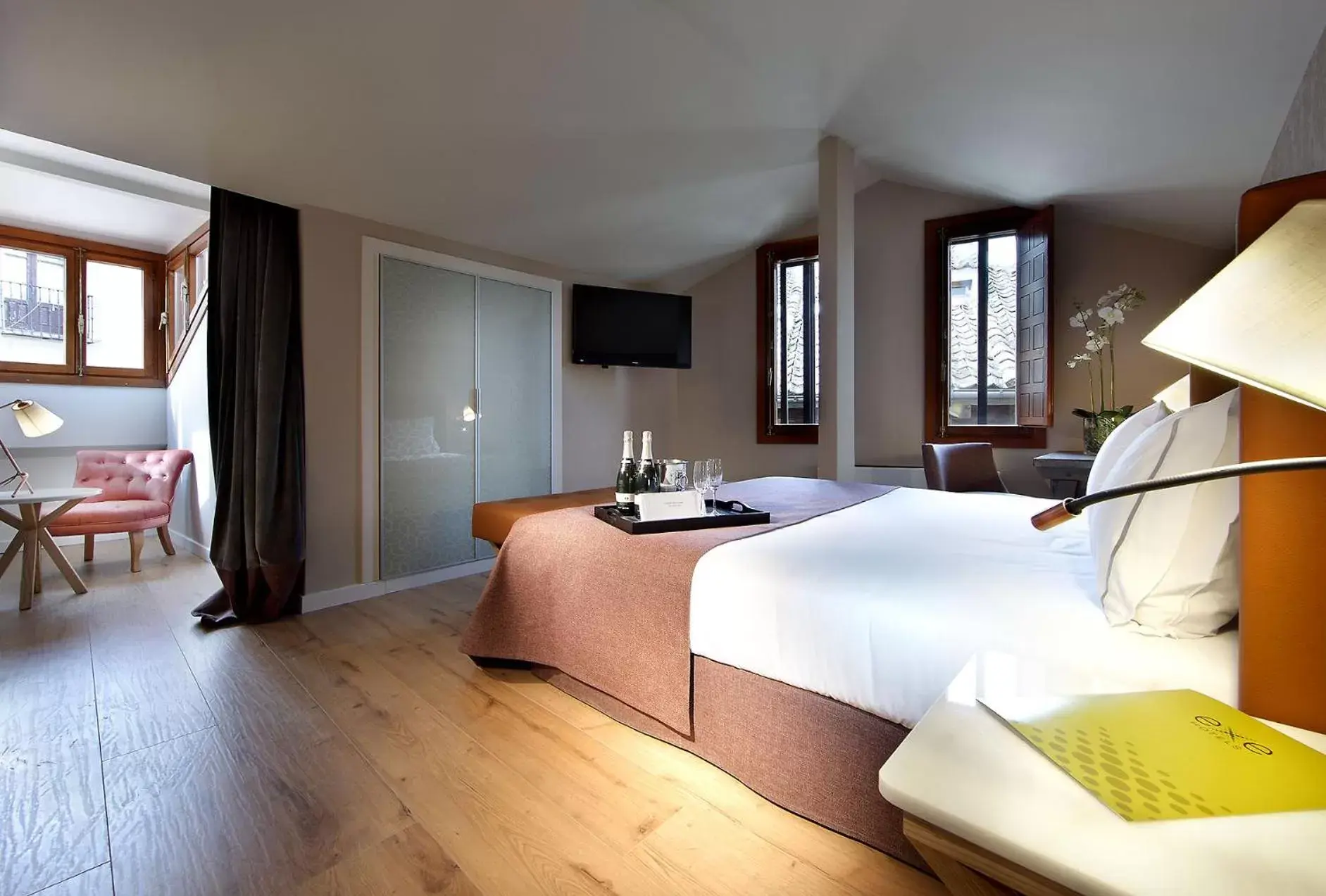 Double or Twin Room in Exe Casa de Los Linajes Double or Twin Room in Exe Casa de Los Linajes