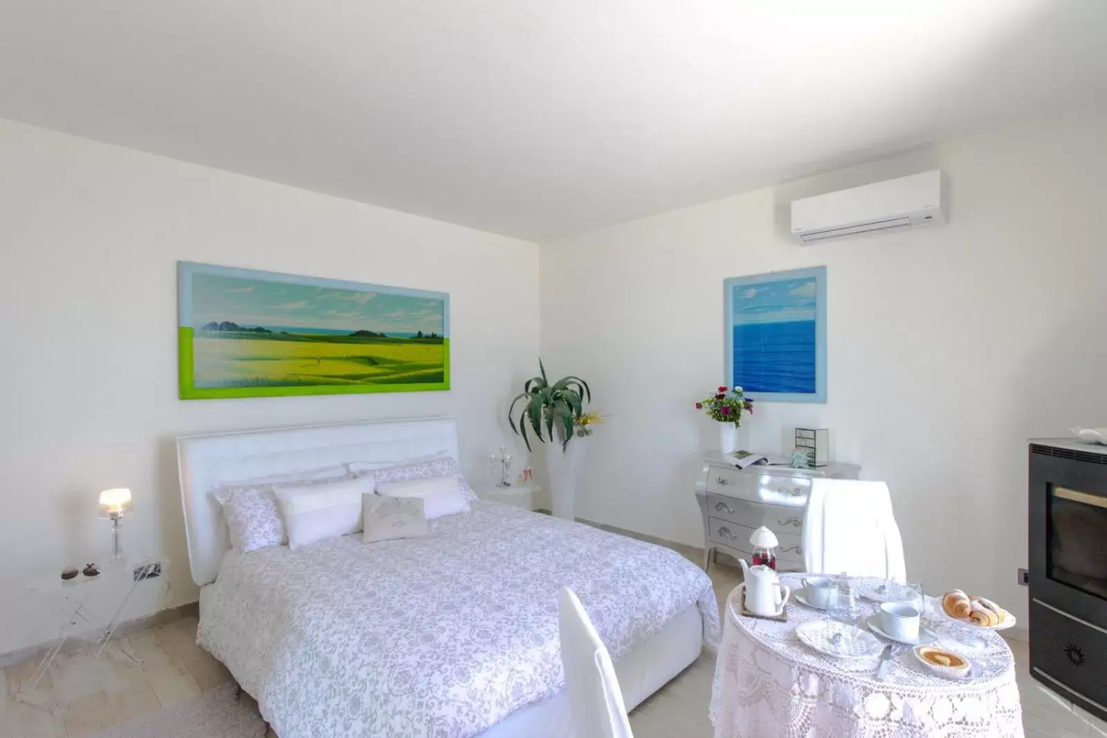 Deluxe Suite with Sea View in Villa Degli Ulivi B&B Deluxe Suite with Sea View in Villa Degli Ulivi B&B