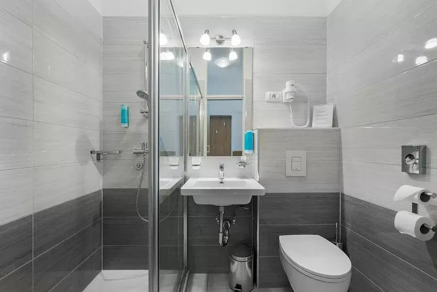 Standard Twin Room - single occupancy in Hotel Dvorec Standard Twin Room - single occupancy in Hotel Dvorec