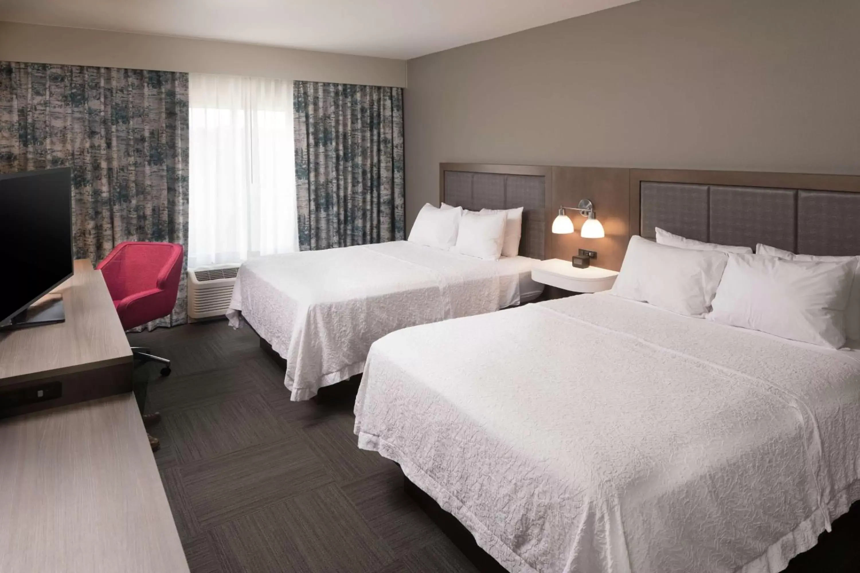 Queen Room with Two Queen Beds - Hearing Accessible/Non-Smoking in Hampton Inn & Suites Asheville Biltmore Area Queen Room with Two Queen Beds - Hearing Accessible/Non-Smoking in Hampton Inn & Suites Asheville Biltmore Area