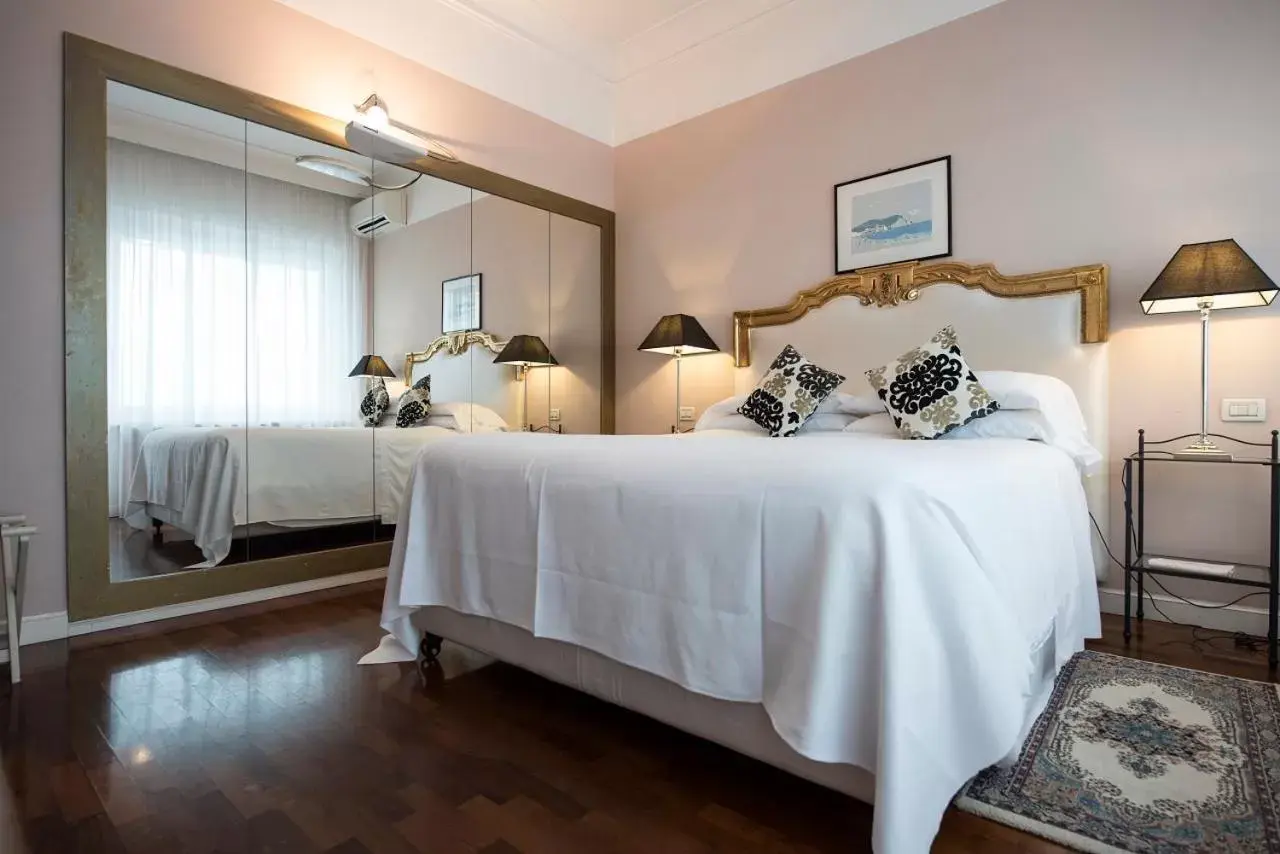 Double Room with Sea View (Single use) in Grand Hotel Passetto Double Room with Sea View (Single use) in Grand Hotel Passetto