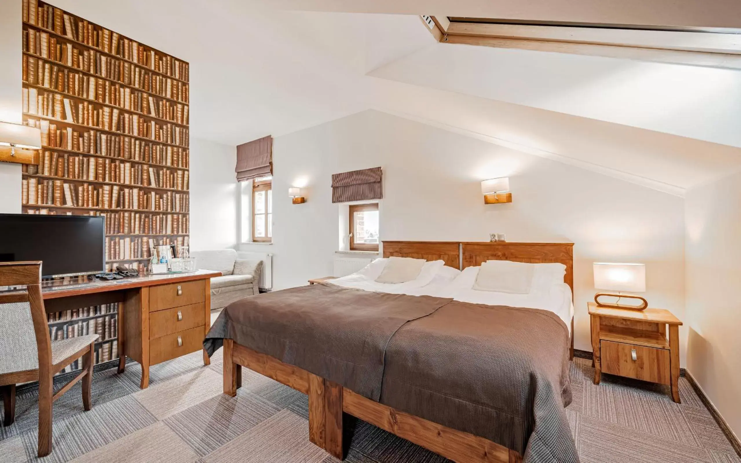 Deluxe Quadruple Room - single occupancy in Hotel Młyn Aqua Spa Deluxe Quadruple Room - single occupancy in Hotel Młyn Aqua Spa