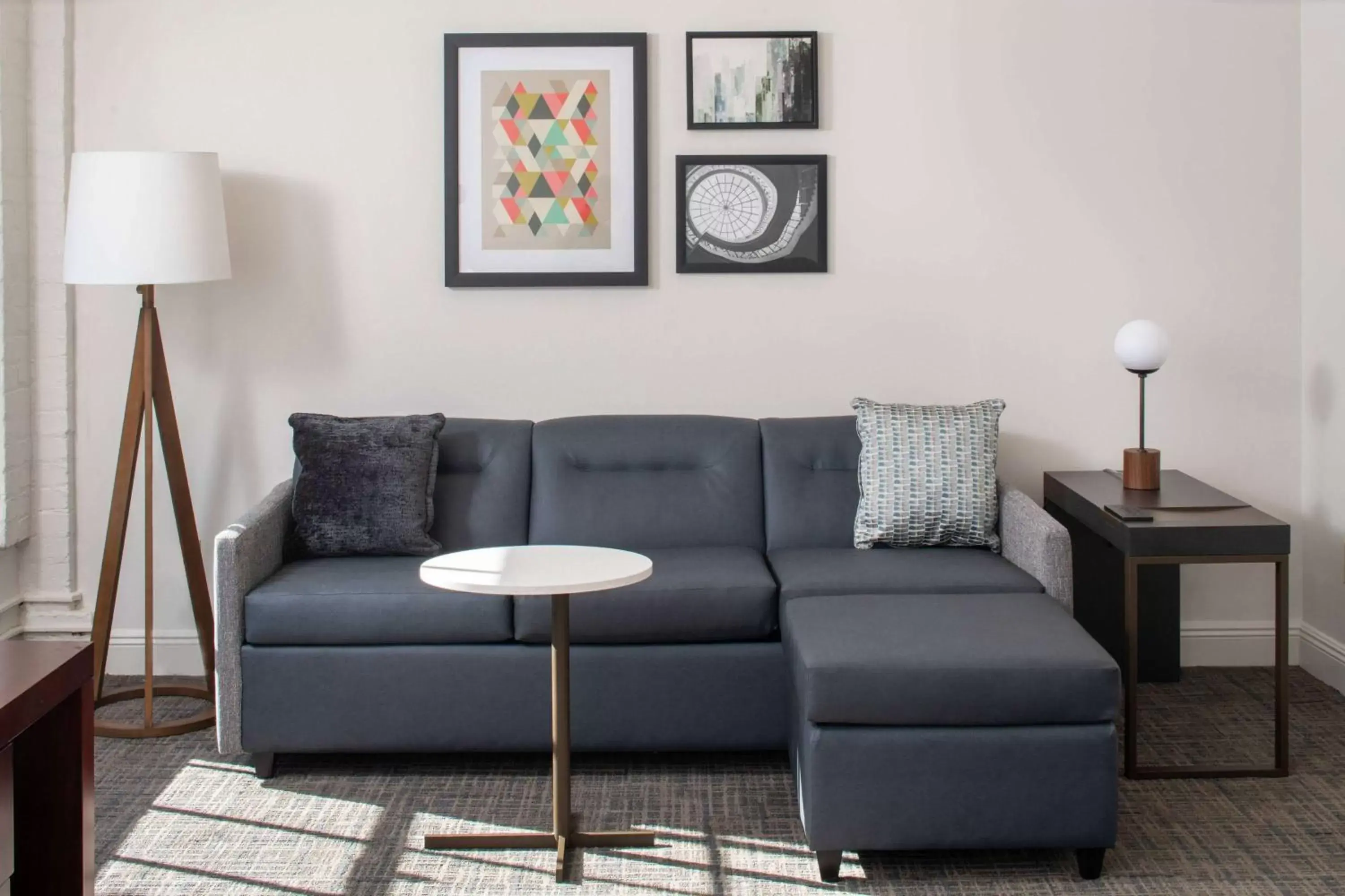 Studio Suite Queen with Tub - Mobility Accessible in Sonesta ES Suites New Orleans Convention Center Studio Suite Queen with Tub - Mobility Accessible in Sonesta ES Suites New Orleans Convention Center