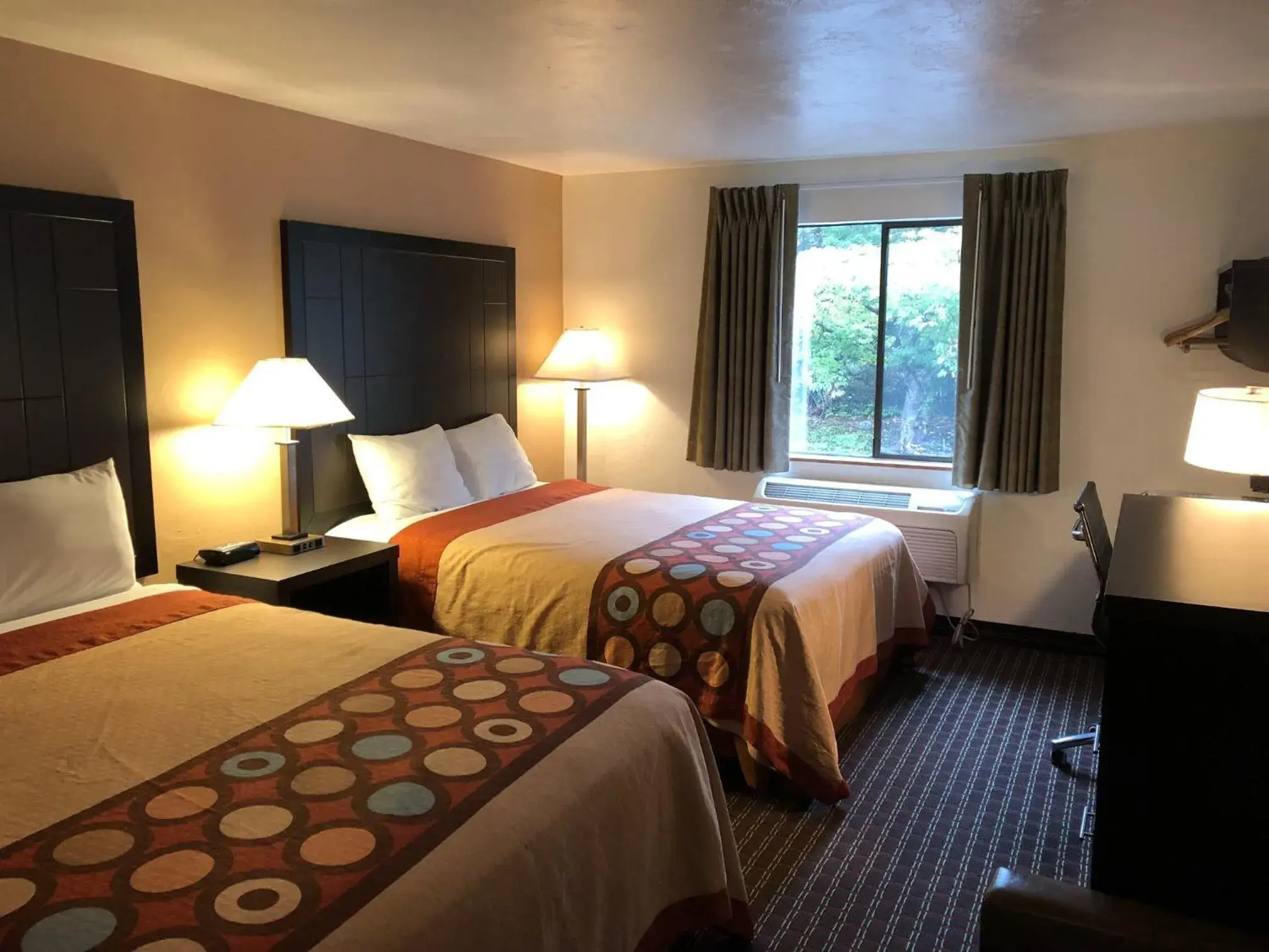 Queen Room with Two Queen Beds - Non-Smoking in Super 8 by Wyndham Lacey Olympia Area Queen Room with Two Queen Beds - Non-Smoking in Super 8 by Wyndham Lacey Olympia Area