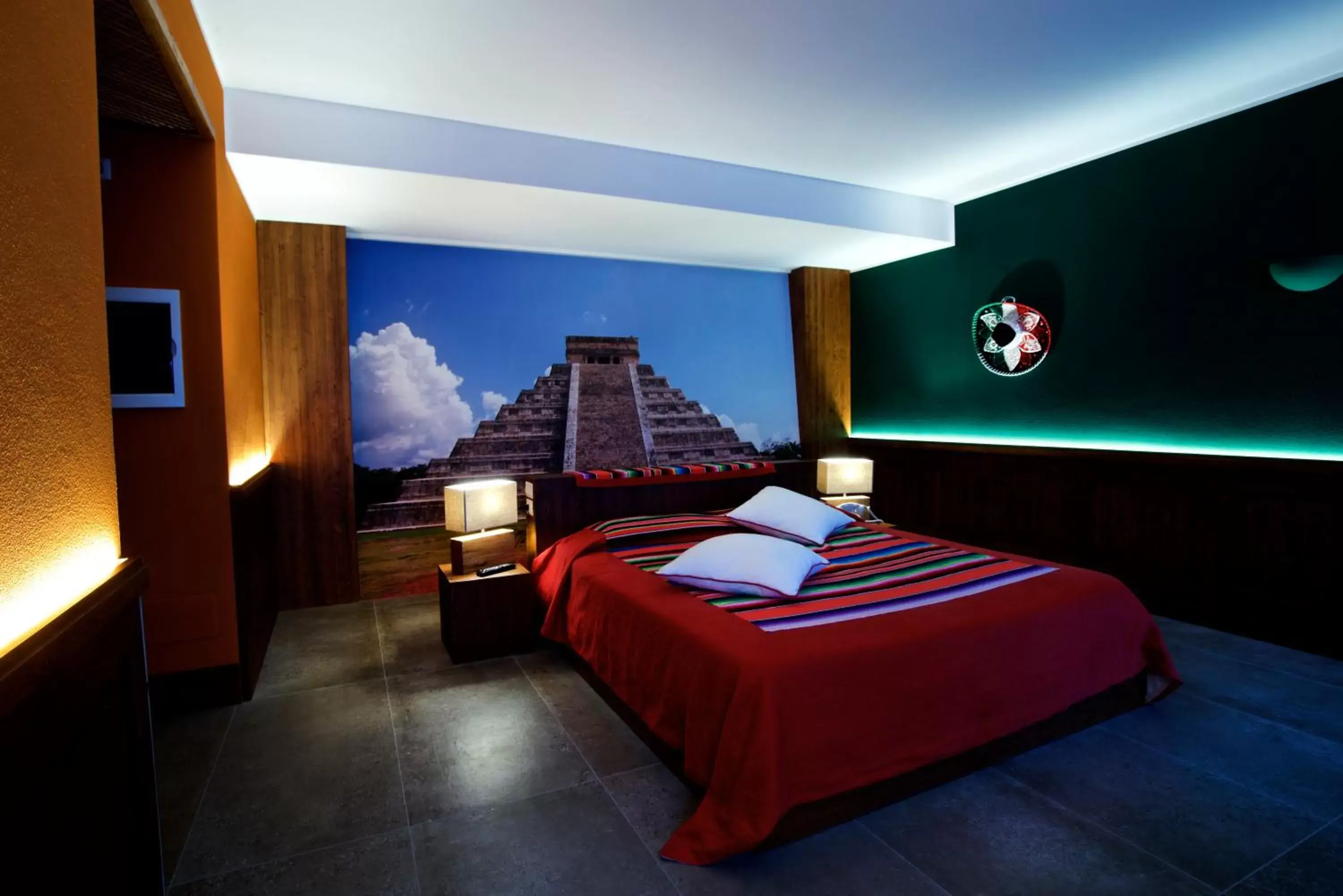 Superior Quadruple Room in Design Suite Tirano Superior Quadruple Room in Design Suite Tirano