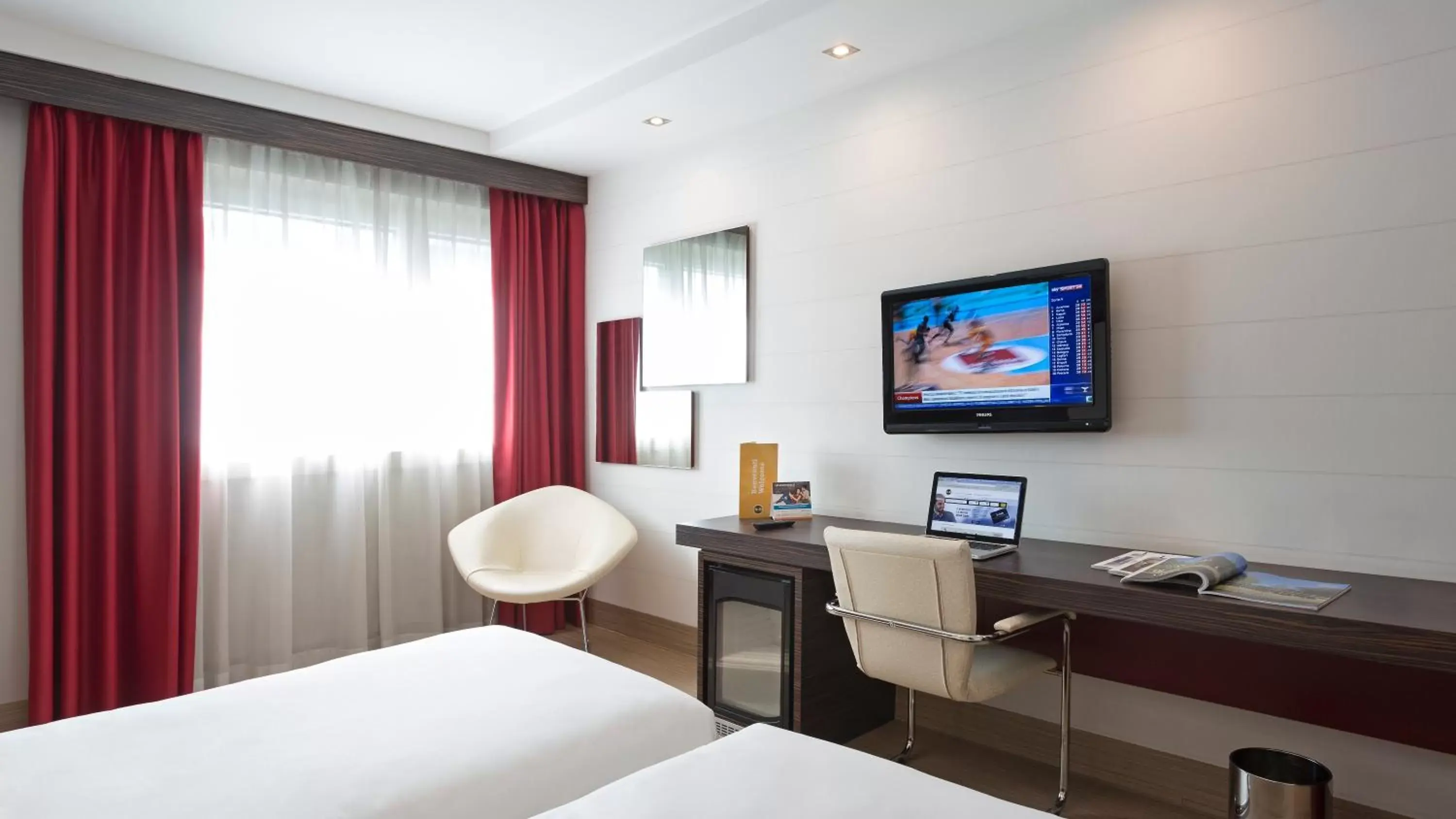 Twin Room - Disability Access in B&B Hotel Trento Twin Room - Disability Access in B&B Hotel Trento