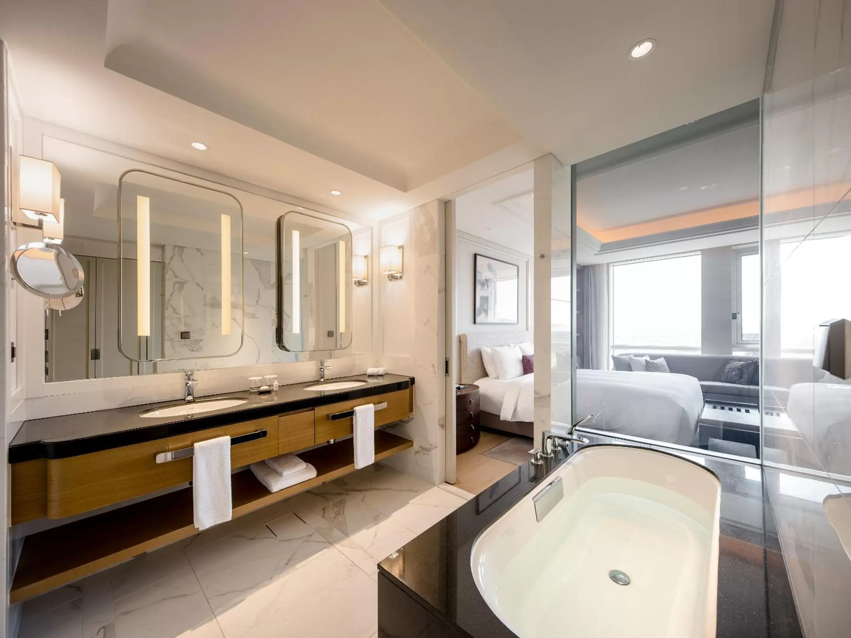 Deluxe Double Room in Paradise City Deluxe Double Room in Paradise City