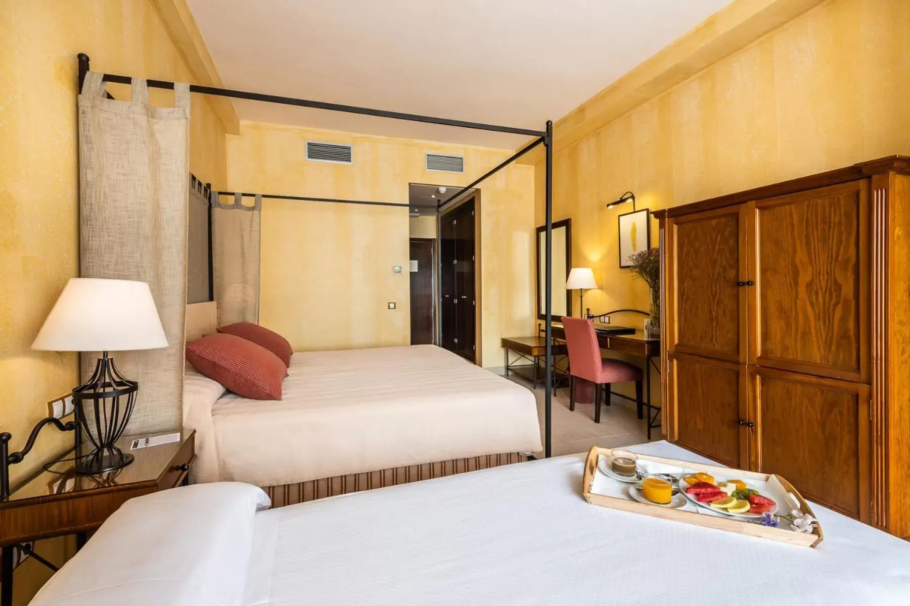 Triple Room (2 Adults + 1 Child) in Intur Alcazar de San Juan Triple Room (2 Adults + 1 Child) in Intur Alcazar de San Juan