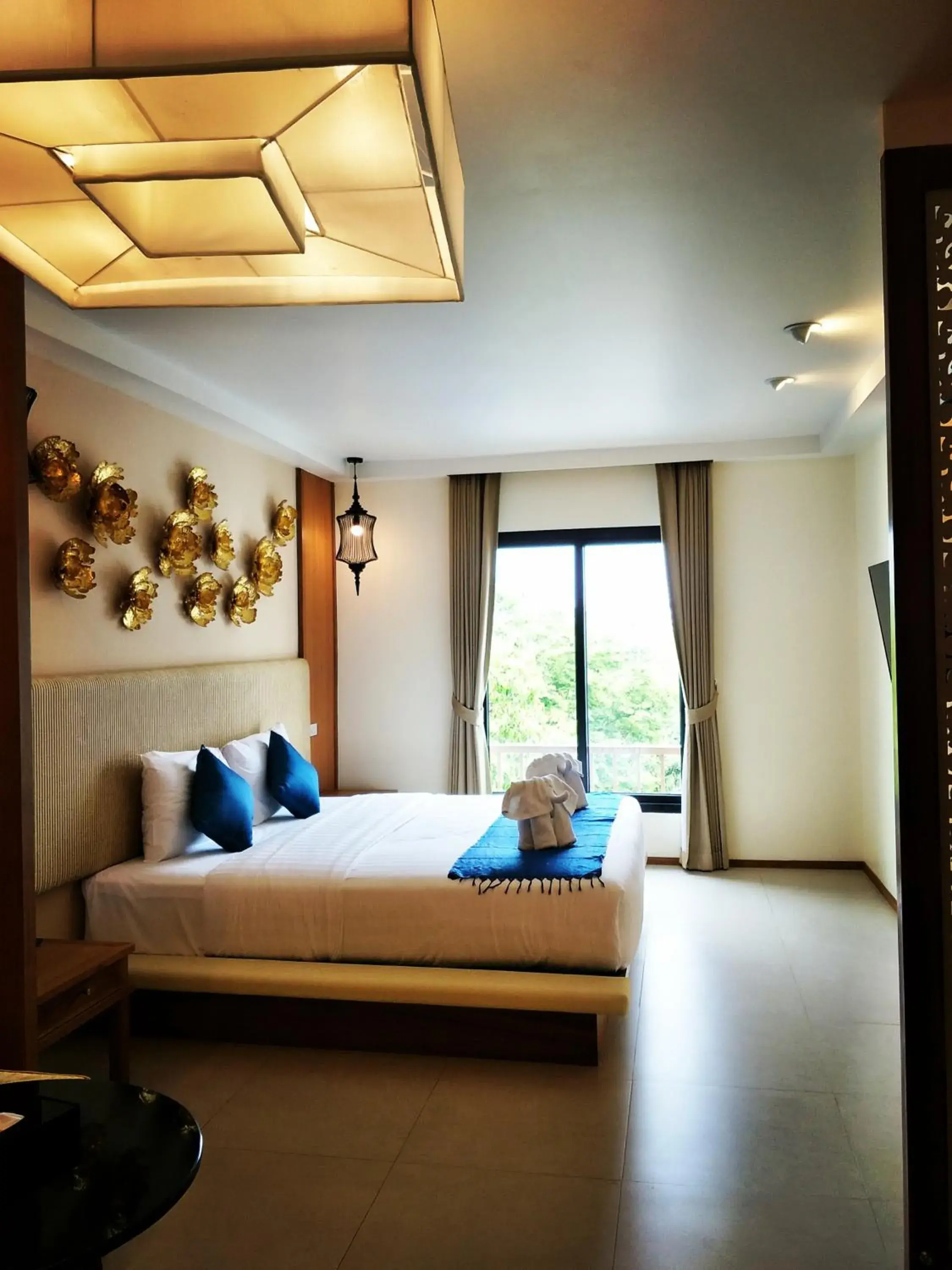 Deluxe Double Room in The Signature Hotel @ Thapae Deluxe Double Room in The Signature Hotel @ Thapae