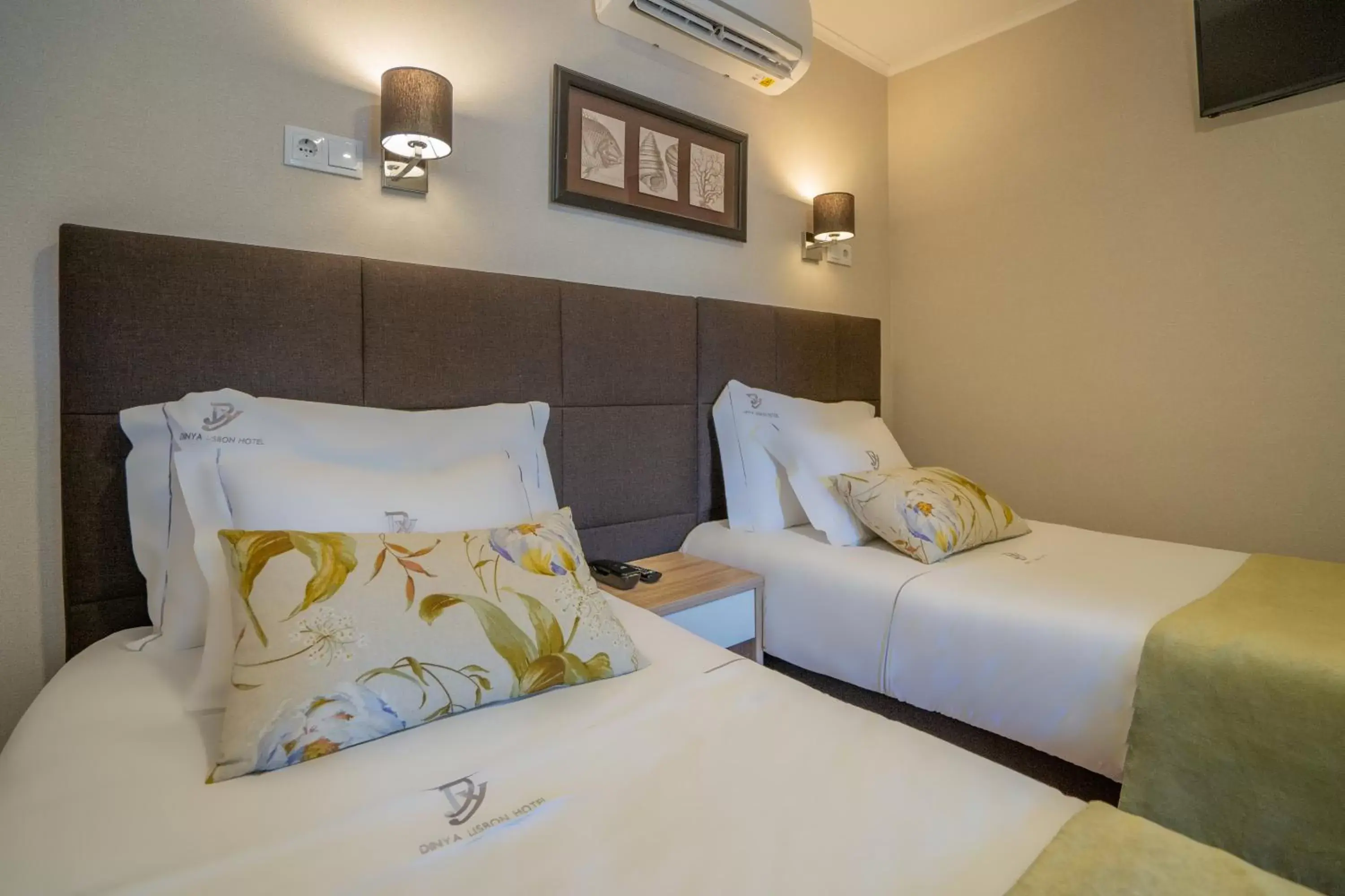 Double or Twin Room in Dinya Lisbon Hotel Double or Twin Room in Dinya Lisbon Hotel