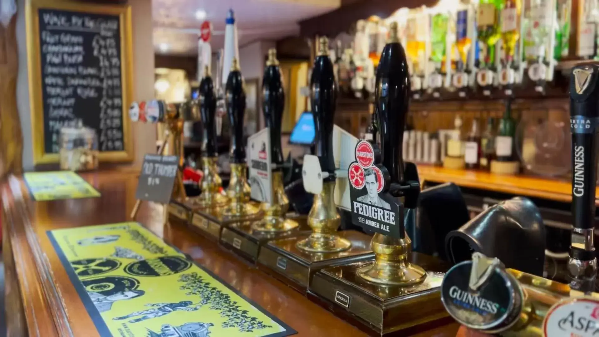 Lounge or bar in George Hotel Lounge or bar in George Hotel