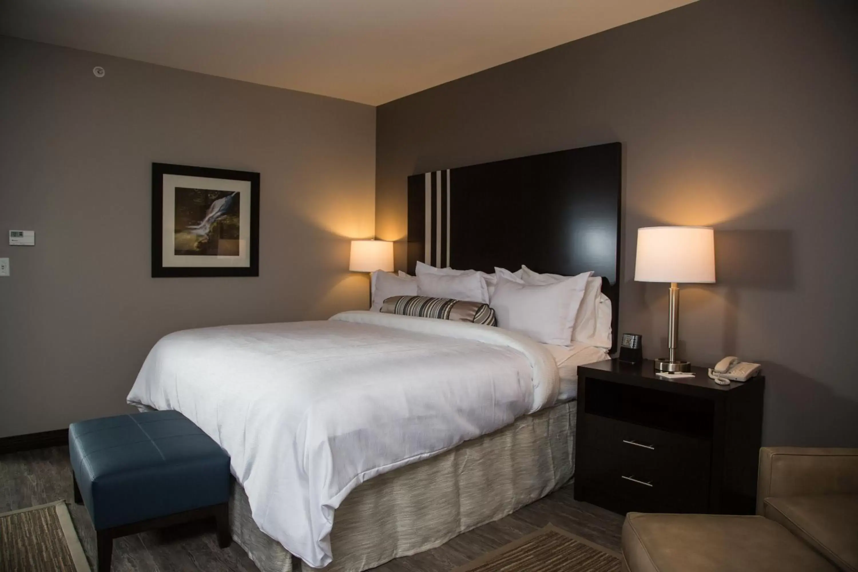 Queen Room with Two Queen Beds - Disability Access in Hotel at Batavia Downs Queen Room with Two Queen Beds - Disability Access in Hotel at Batavia Downs