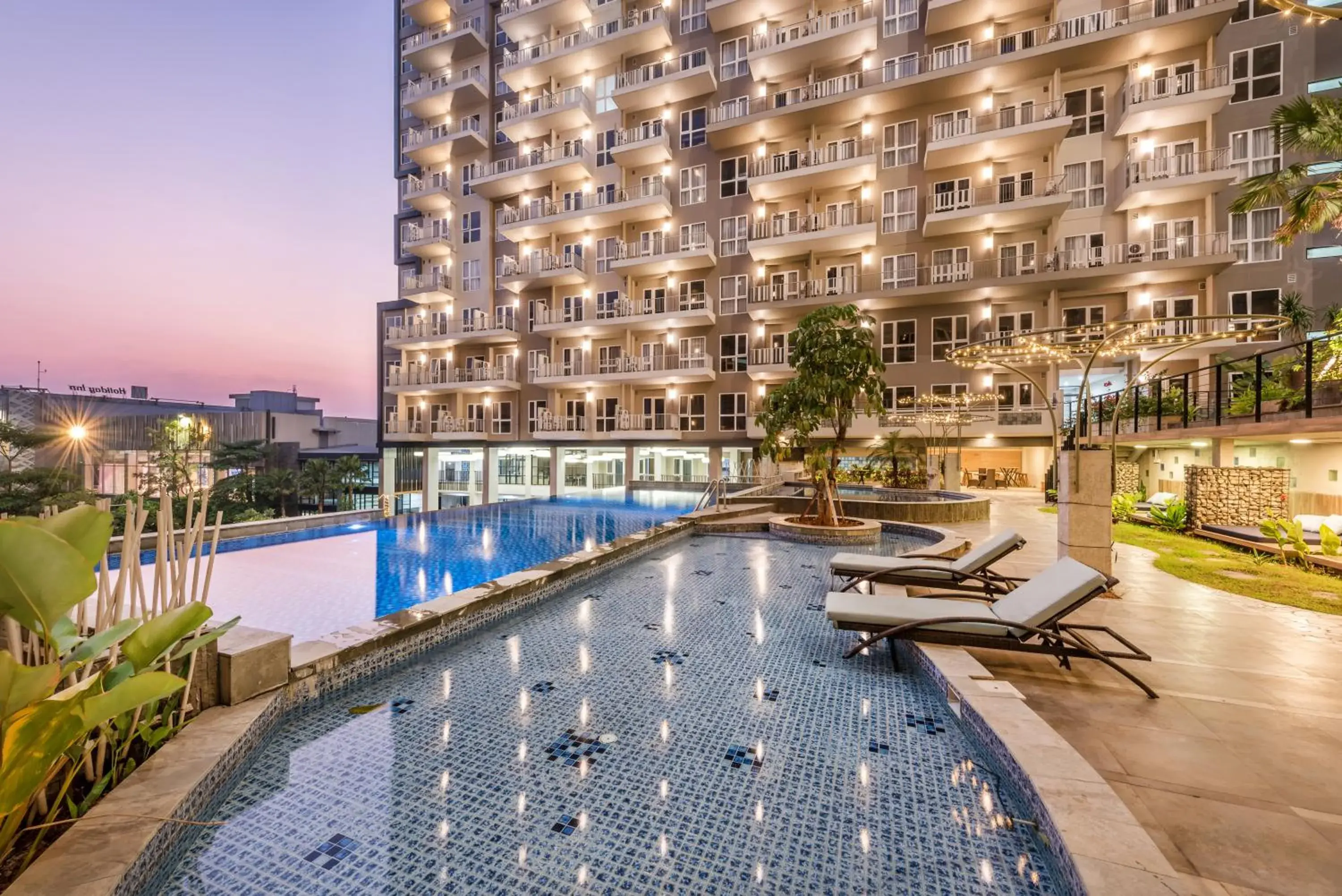 Pool view, Swimming Pool in Grande Valore Hotel & Serviced-Apartment Pool view, Swimming Pool in Grande Valore Hotel & Serviced-Apartment