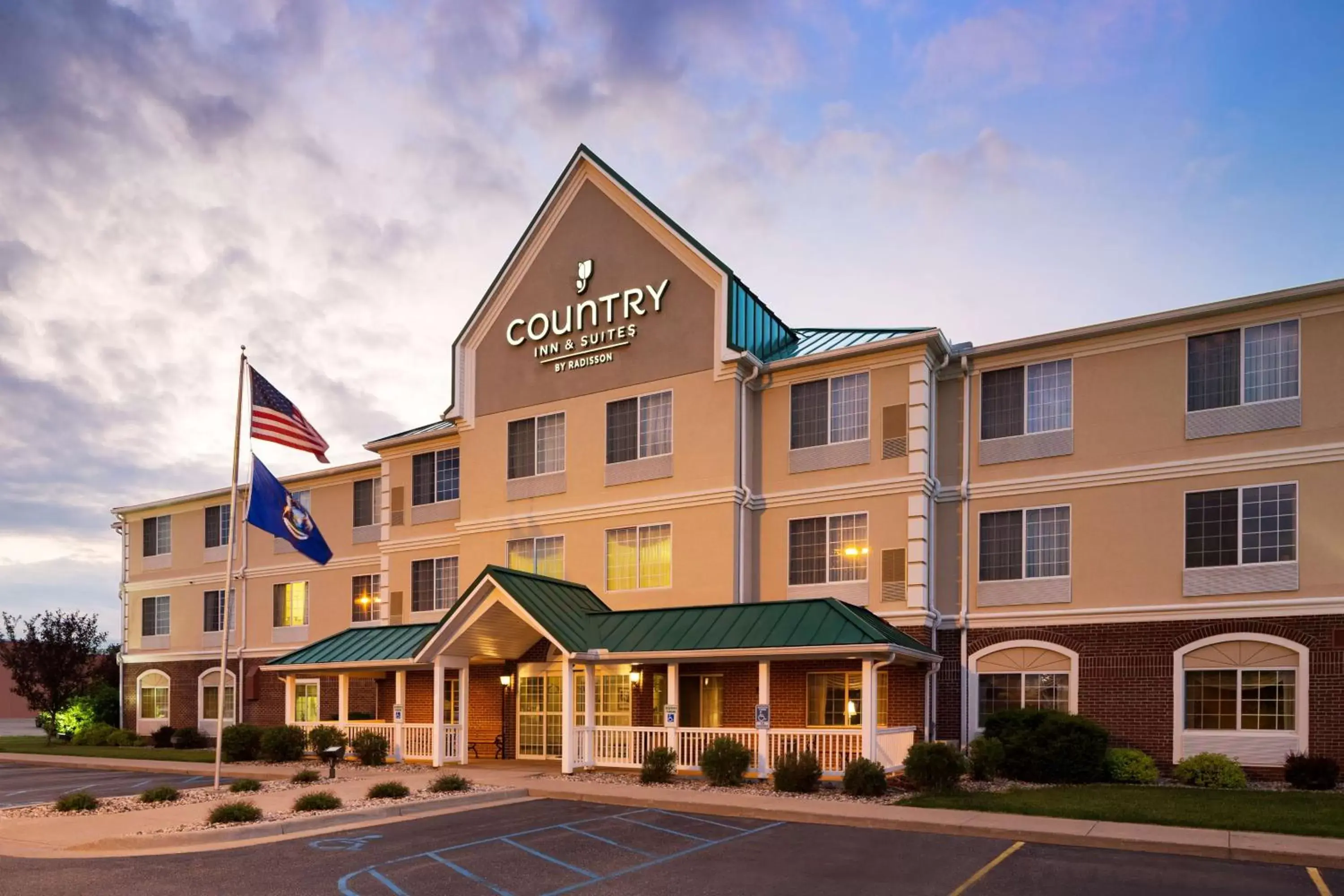 Country Inn & Suites by Radisson, Big Rapids, MI Country Inn & Suites by Radisson, Big Rapids, MI