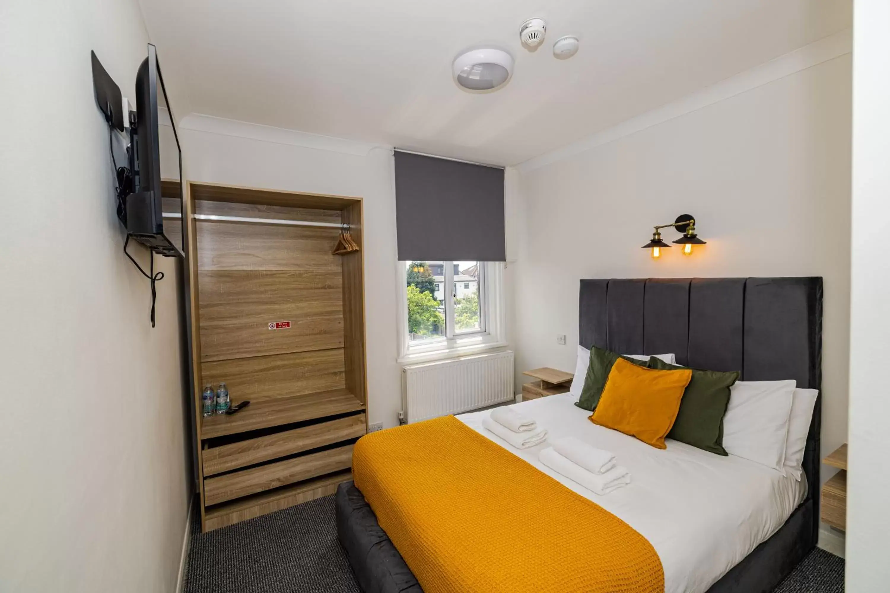 Deluxe Double Room in Woodford Hotel Deluxe Double Room in Woodford Hotel