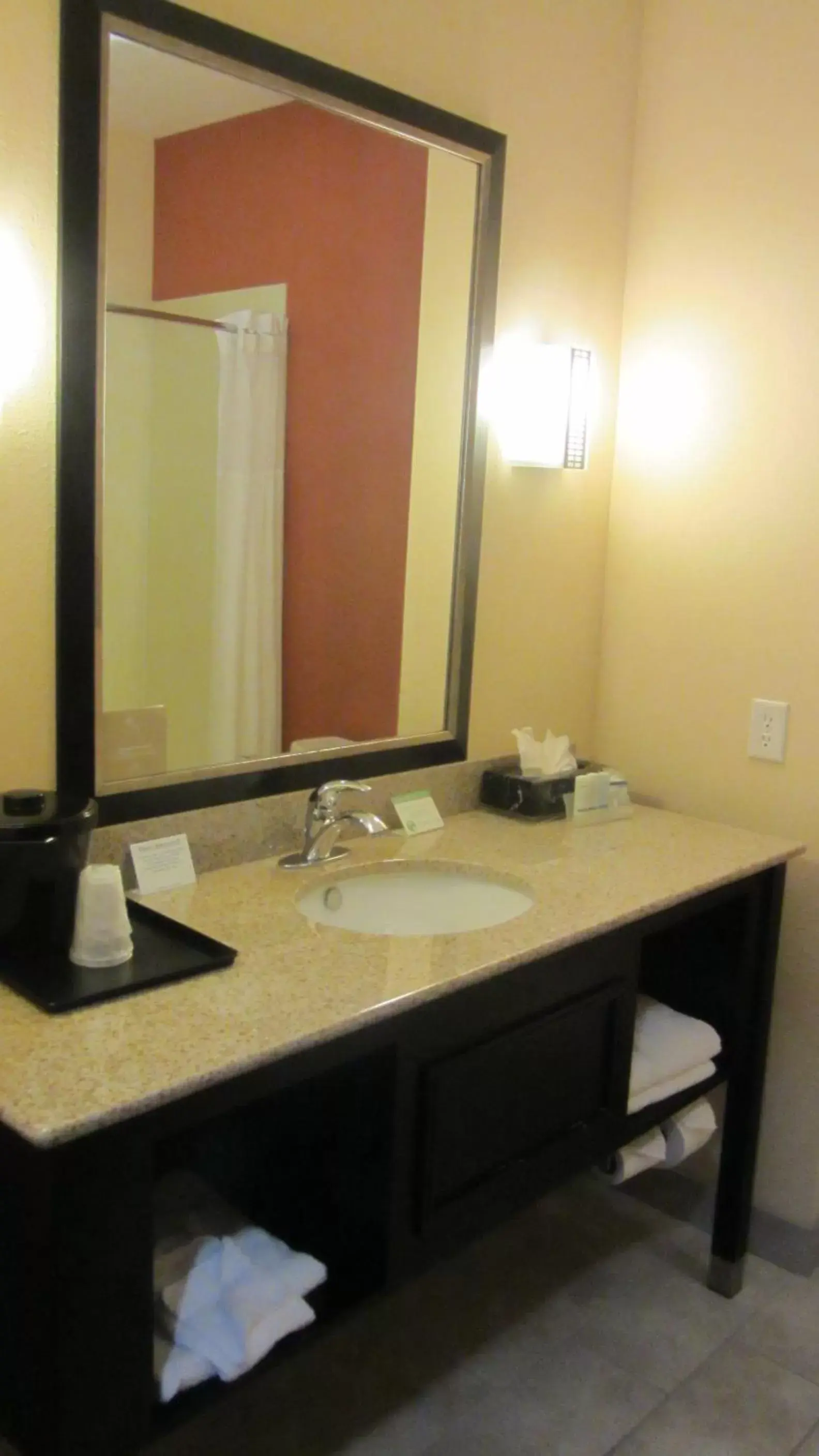 King Room - Accessible/Non-Smoking in Sleep Inn & Suites Hwy 290-NW Freeway King Room - Accessible/Non-Smoking in Sleep Inn & Suites Hwy 290-NW Freeway