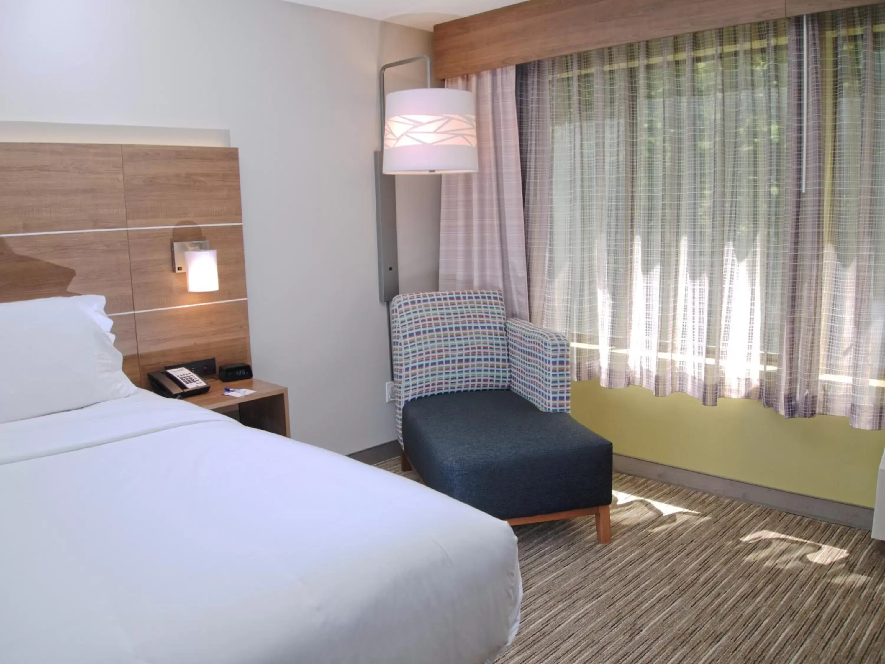 Standard King Room with Extra Space in Holiday Inn Express South Burlington by IHG Standard King Room with Extra Space in Holiday Inn Express South Burlington by IHG