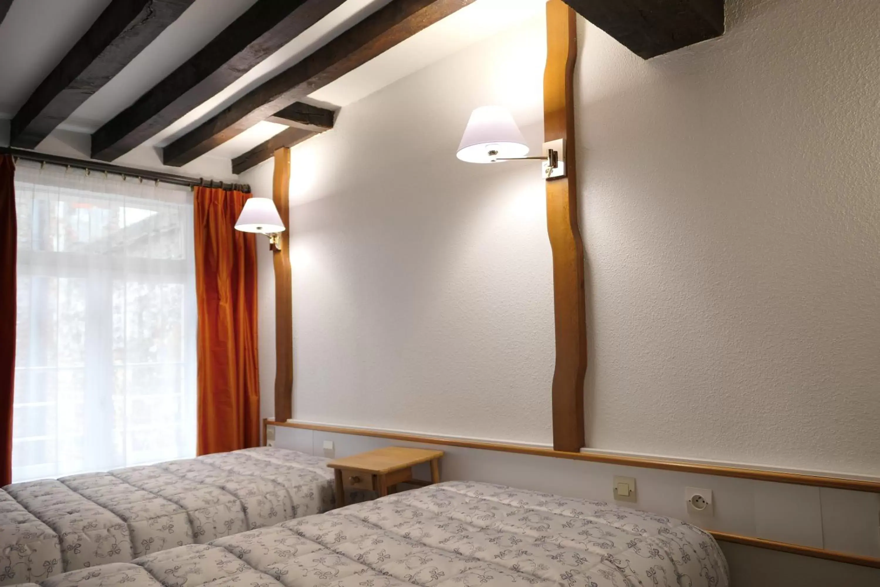 Standard Twin Room in Hôtel Les Trois Luppars Standard Twin Room in Hôtel Les Trois Luppars