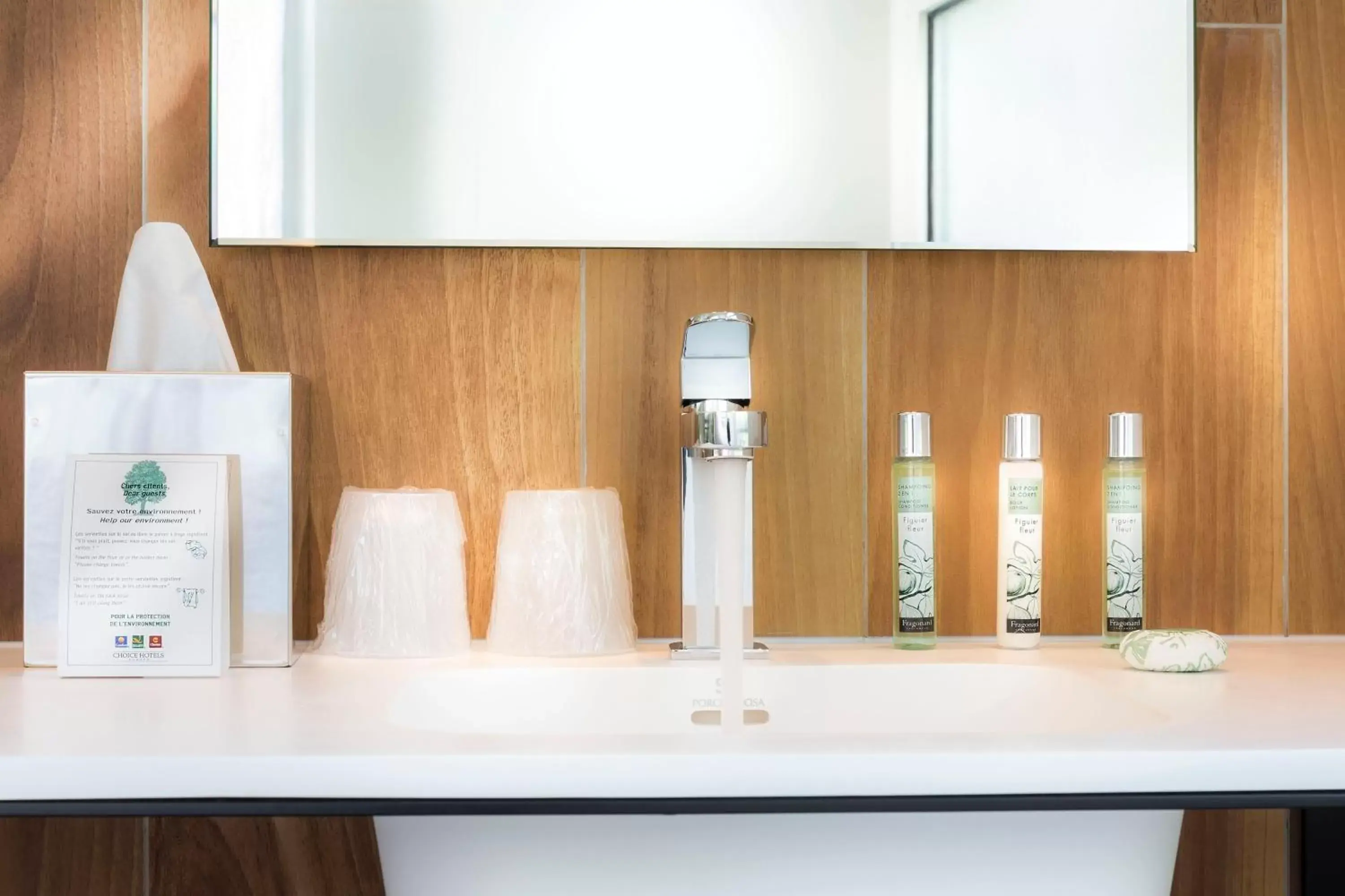 Double or Twin Room in Hotel Acanthe - Boulogne Billancourt Double or Twin Room in Hotel Acanthe - Boulogne Billancourt