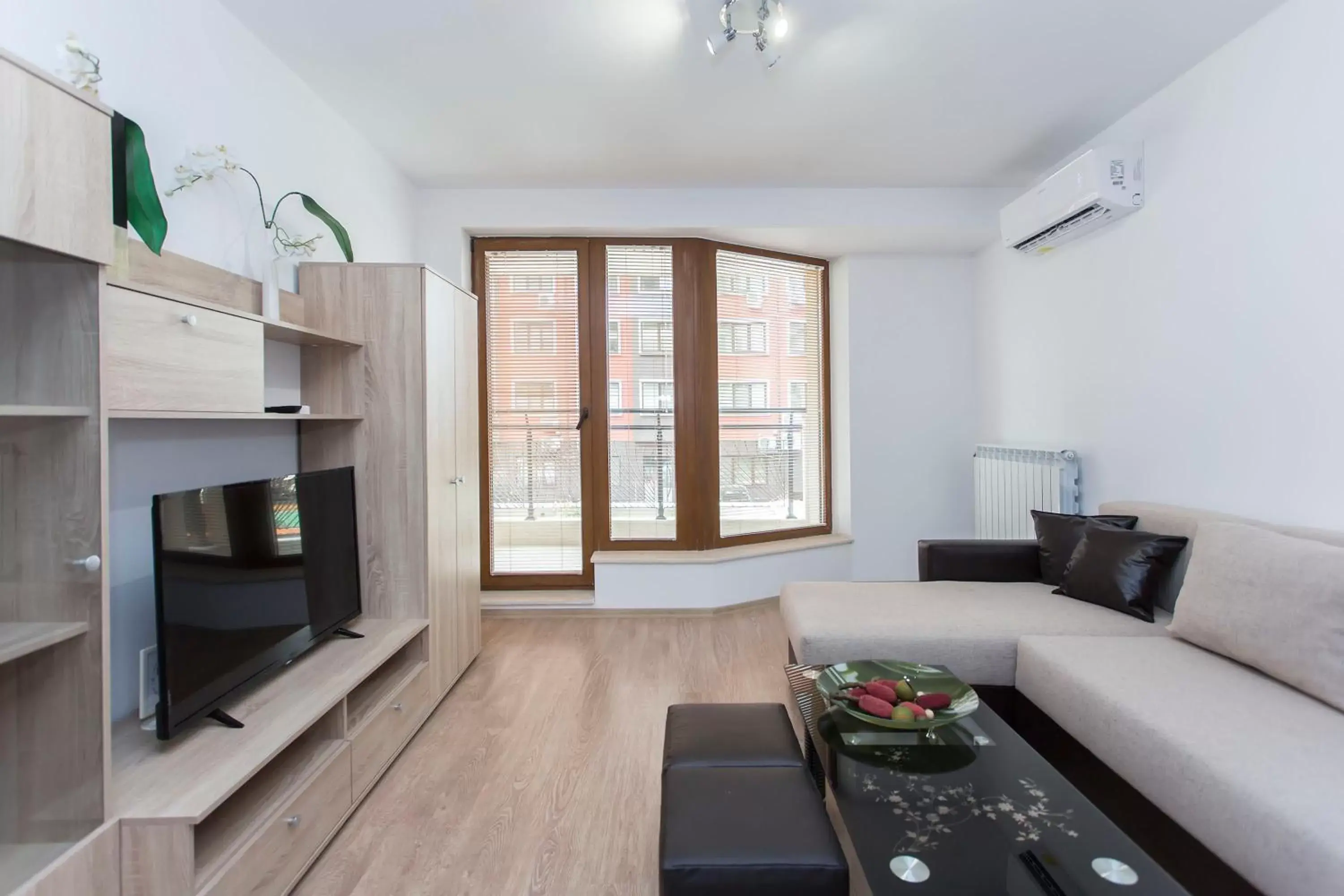 Apartment with Balcony in Modern and Bright Apartments near Center - FREE PARKING Apartment with Balcony in Modern and Bright Apartments near Center - FREE PARKING