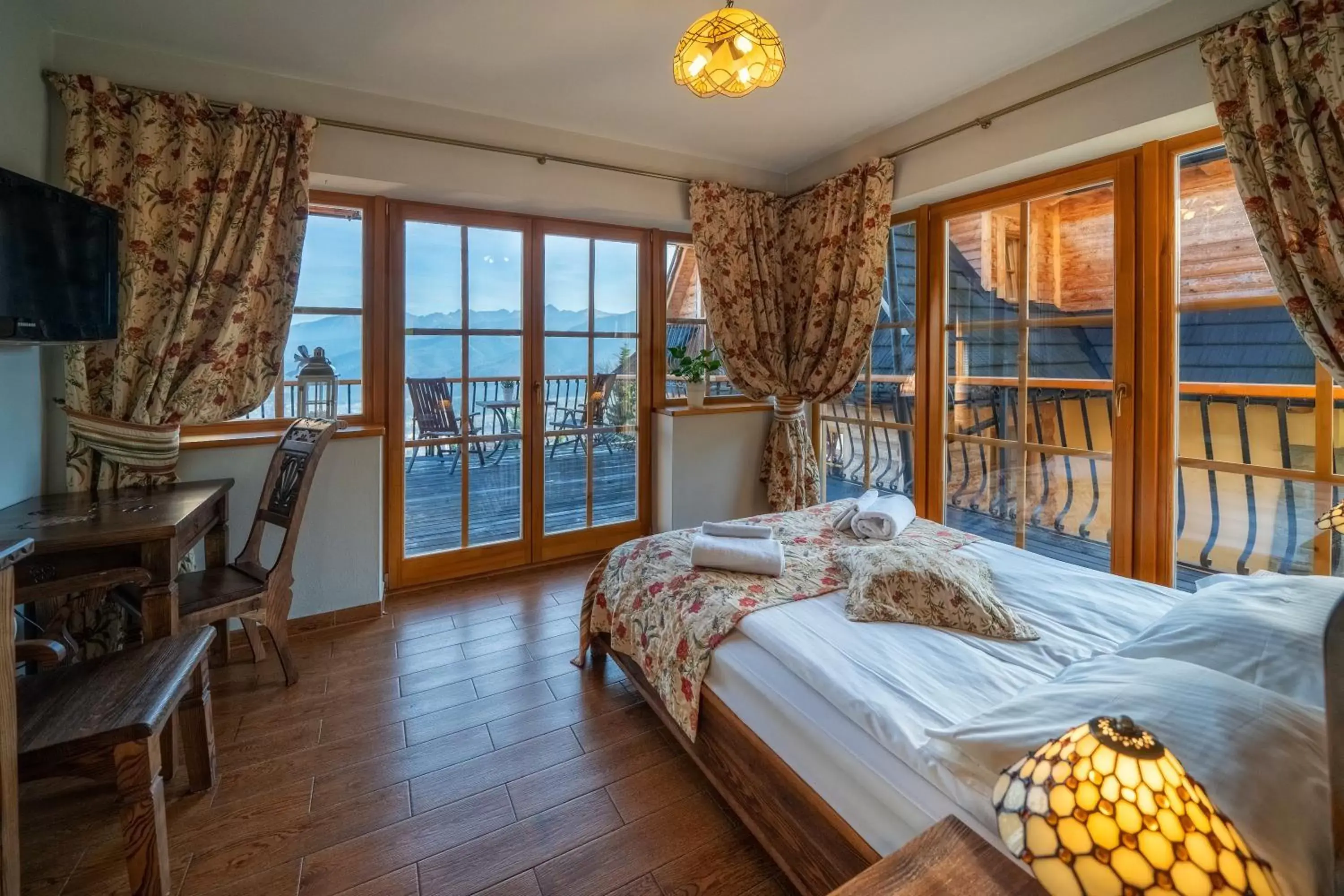 Suite with Terrace and Mountain View in Butorowy Dwór Suite with Terrace and Mountain View in Butorowy Dwór