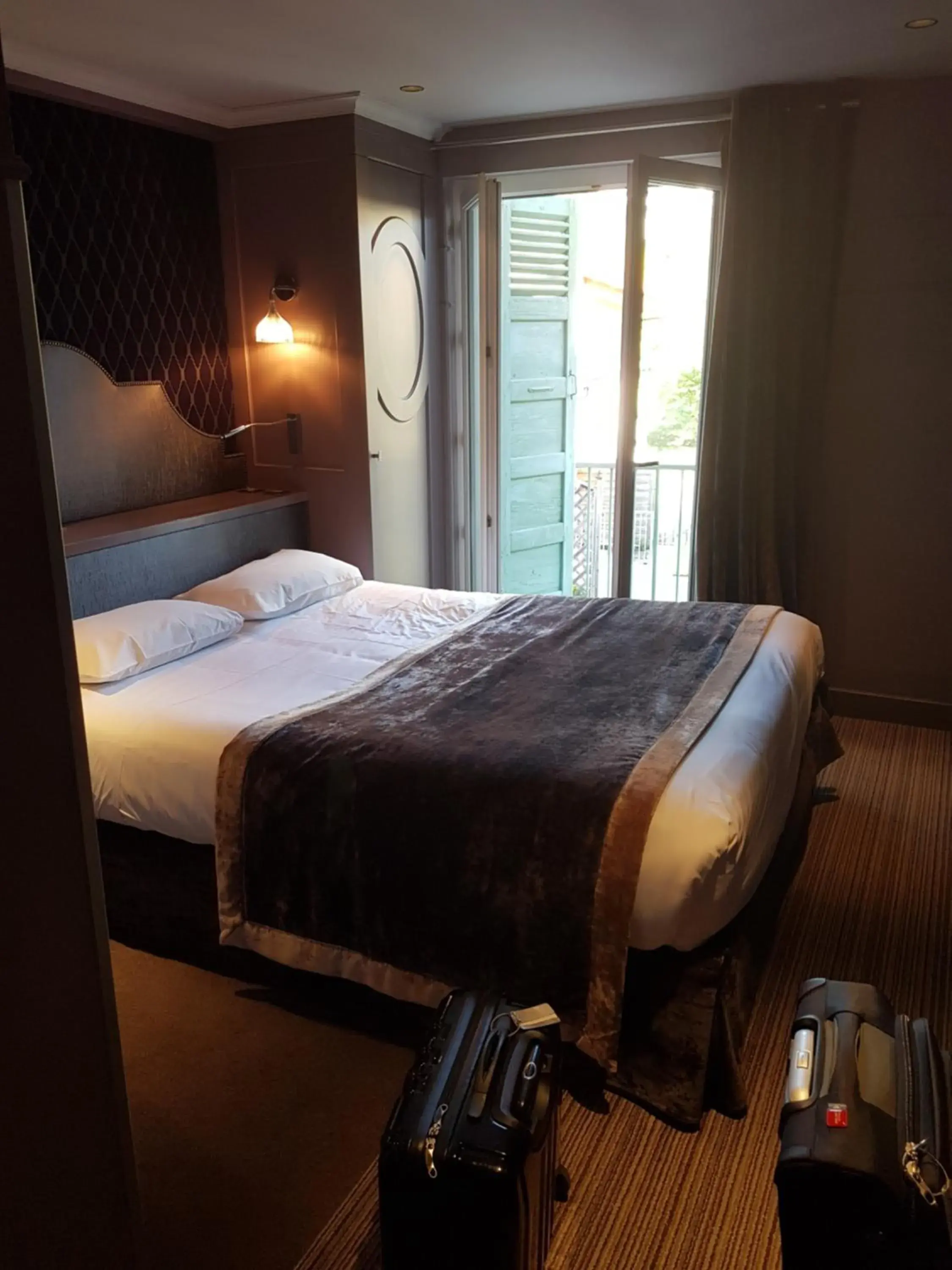 Superior Double Room with Garden View in Logis Auberge Saint Simond Superior Double Room with Garden View in Logis Auberge Saint Simond