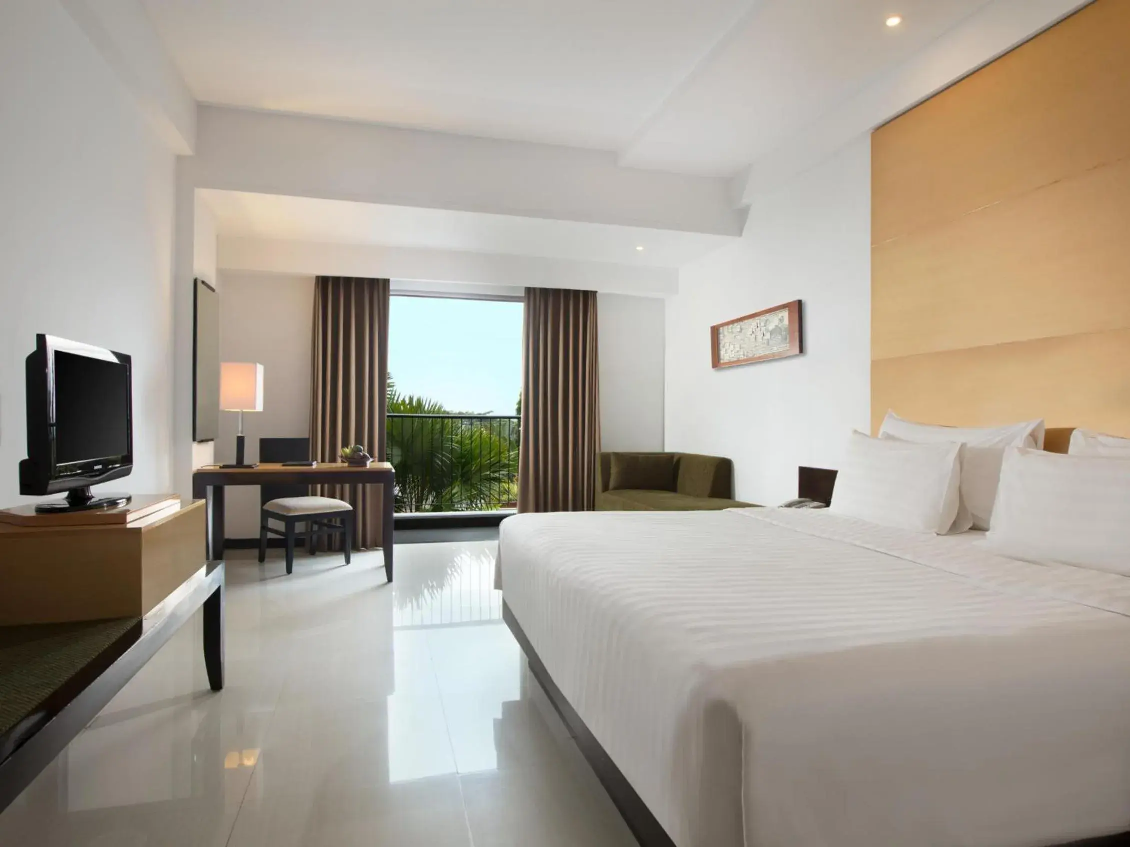 Premier King Room in Hotel Santika Premiere Malang Premier King Room in Hotel Santika Premiere Malang