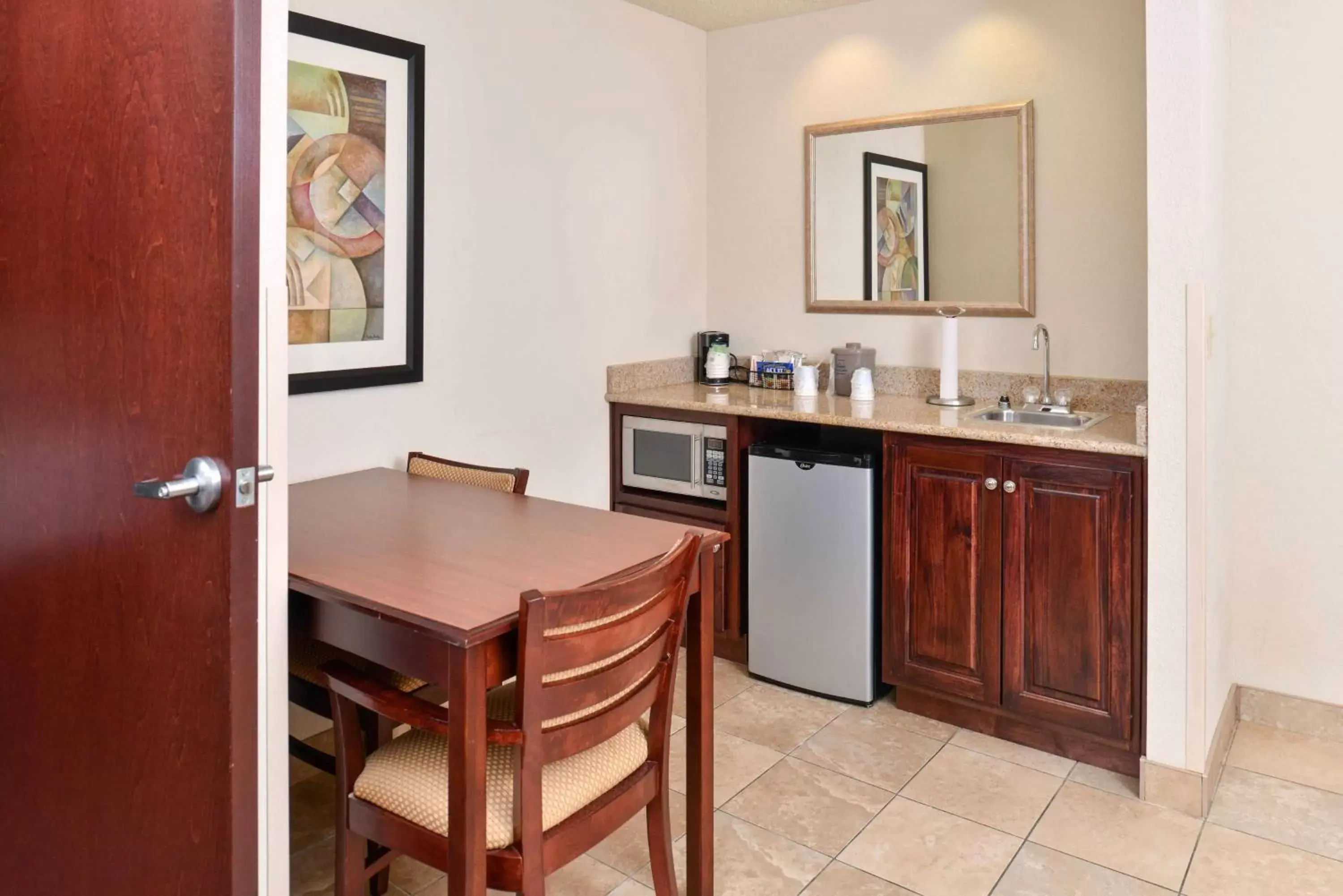 King Suite with Sofa Bed - Non-Smoking in Hampton Inn & Suites Muncie King Suite with Sofa Bed - Non-Smoking in Hampton Inn & Suites Muncie