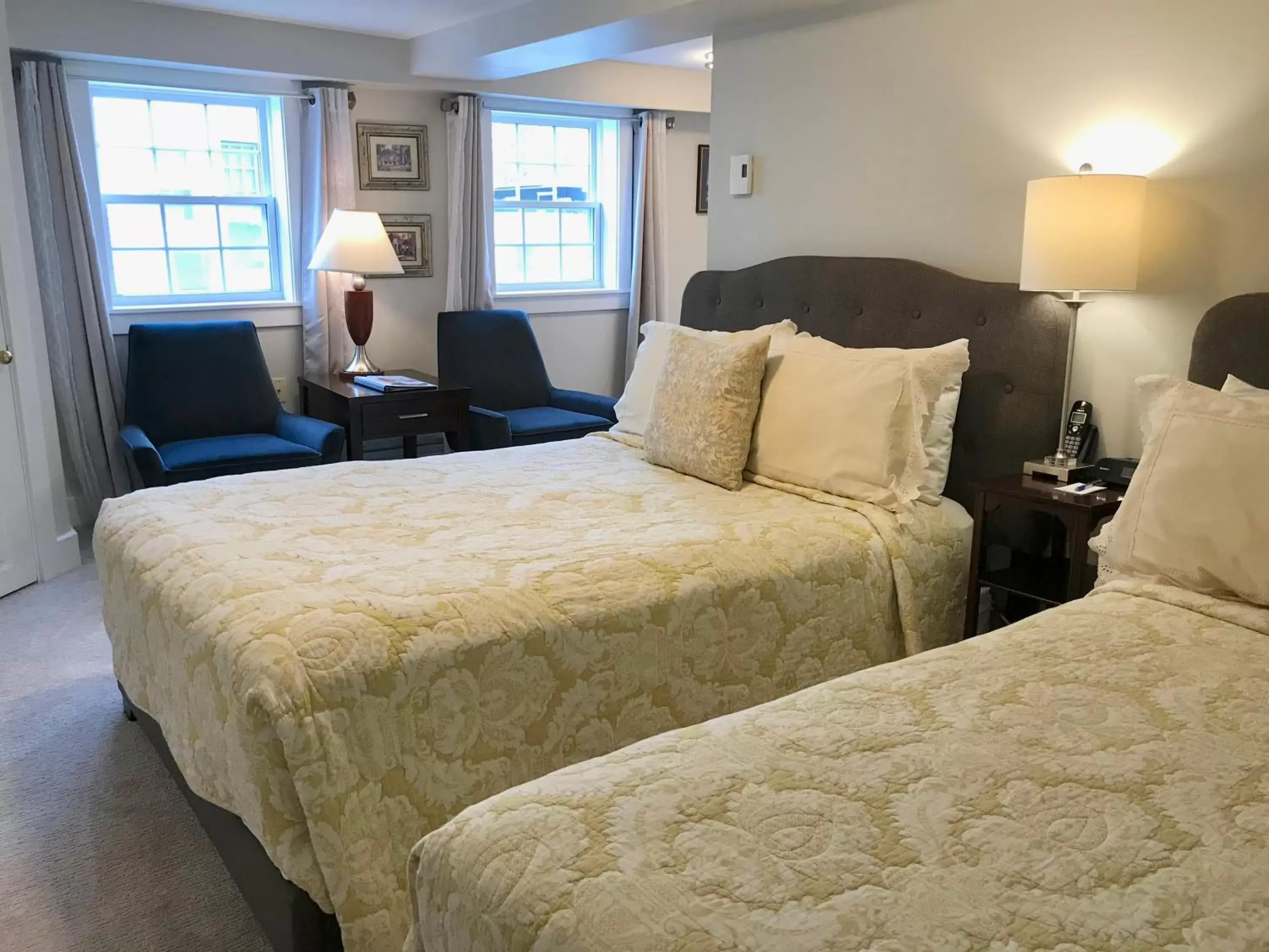 Standard Double Room in Tattingstone Inn Standard Double Room in Tattingstone Inn