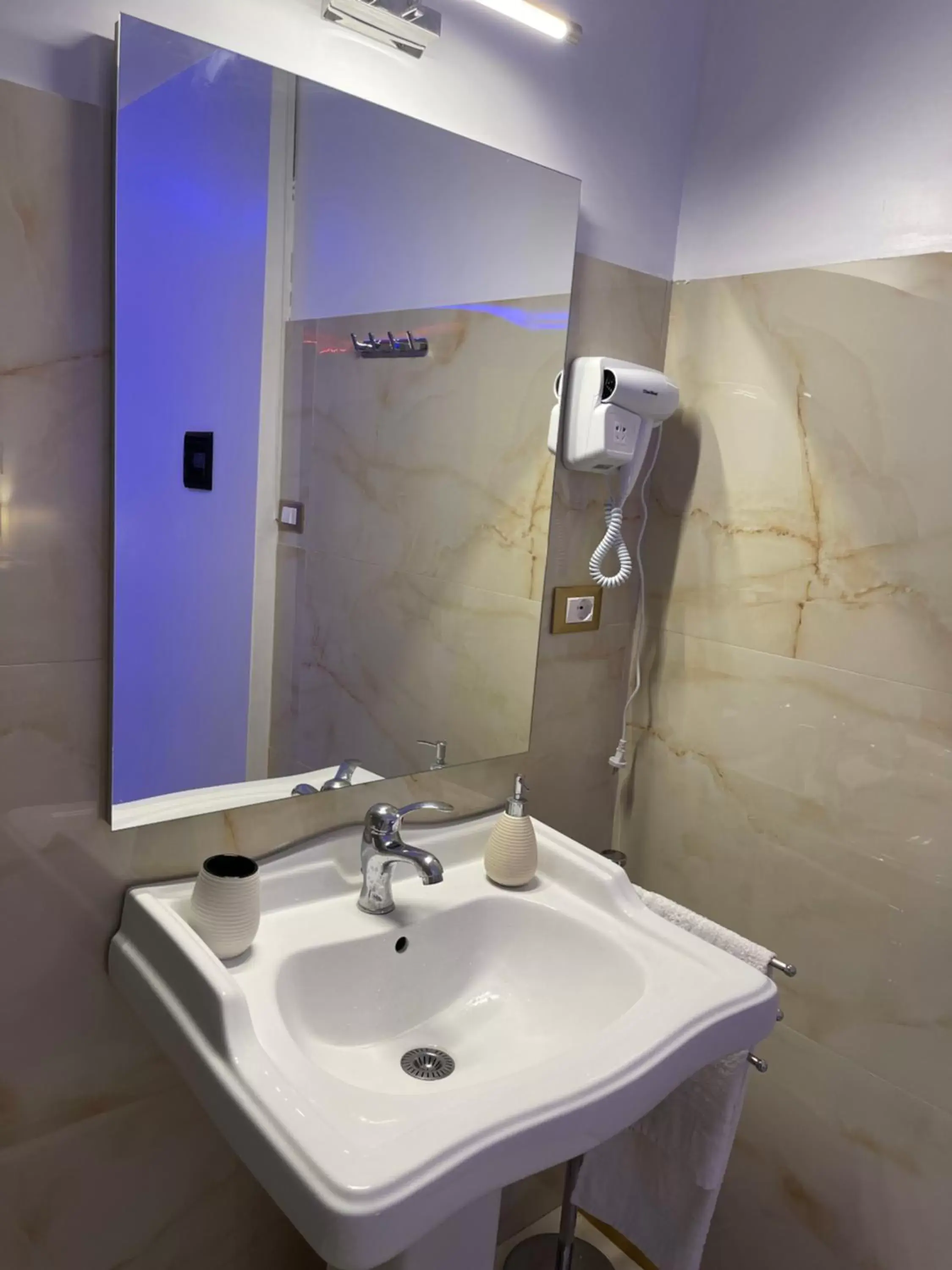 Deluxe Double Room with Sea View in Lungomare panorama suite apartment Deluxe Double Room with Sea View in Lungomare panorama suite apartment