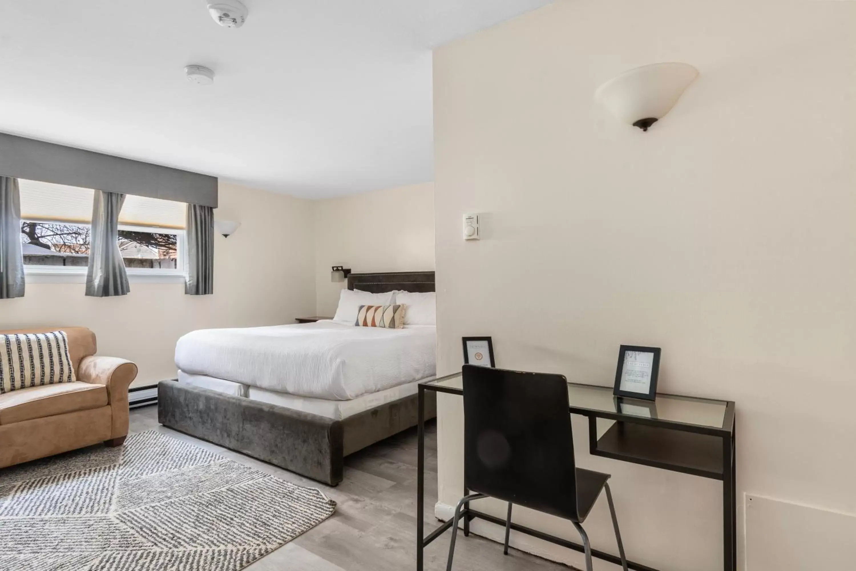 Beverly Premium King Studio- Basement Level in The Beverly Beverly Premium King Studio- Basement Level in The Beverly