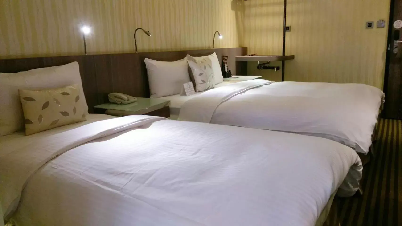 Deluxe Triple Room in Beauty Hotels - Hotel Bnight-Self Check-In Hotel Deluxe Triple Room in Beauty Hotels - Hotel Bnight-Self Check-In Hotel