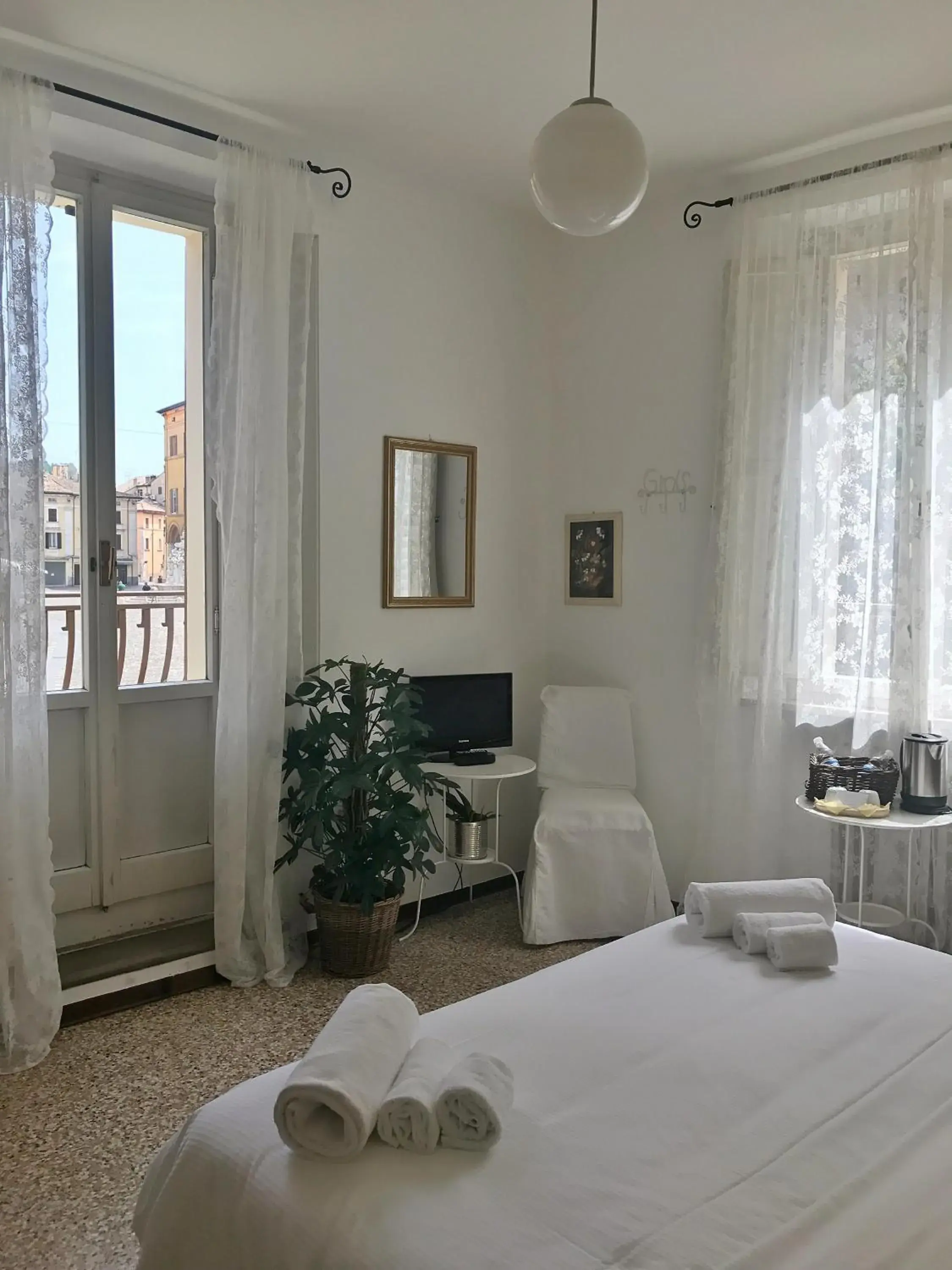 Deluxe Double or Twin Room with Balcony - single occupancy in Hotel Cappello Deluxe Double or Twin Room with Balcony - single occupancy in Hotel Cappello