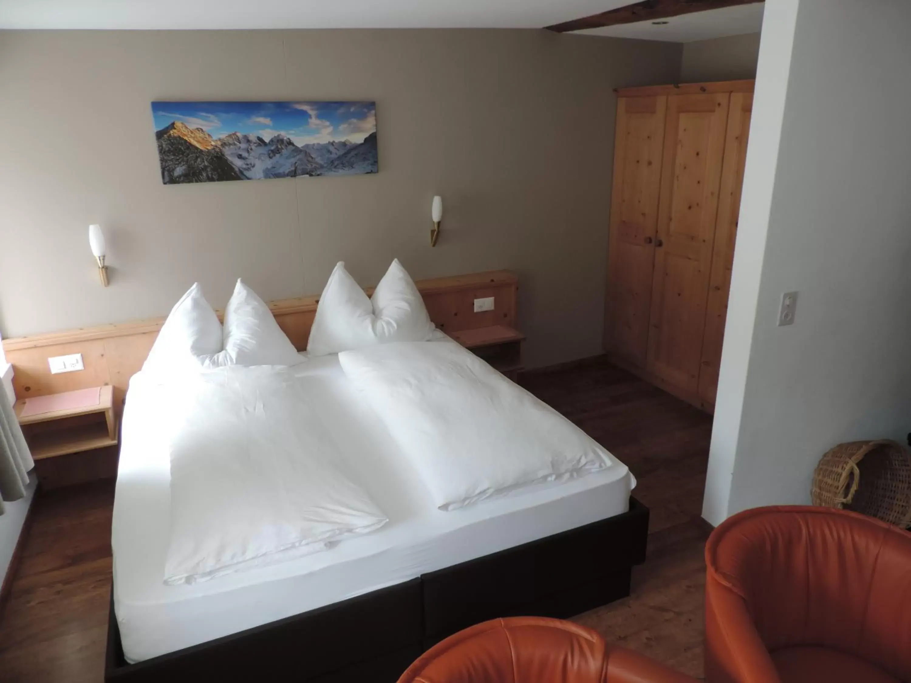 One-Bedroom Suite in Hotel Spöl Restaurant One-Bedroom Suite in Hotel Spöl Restaurant